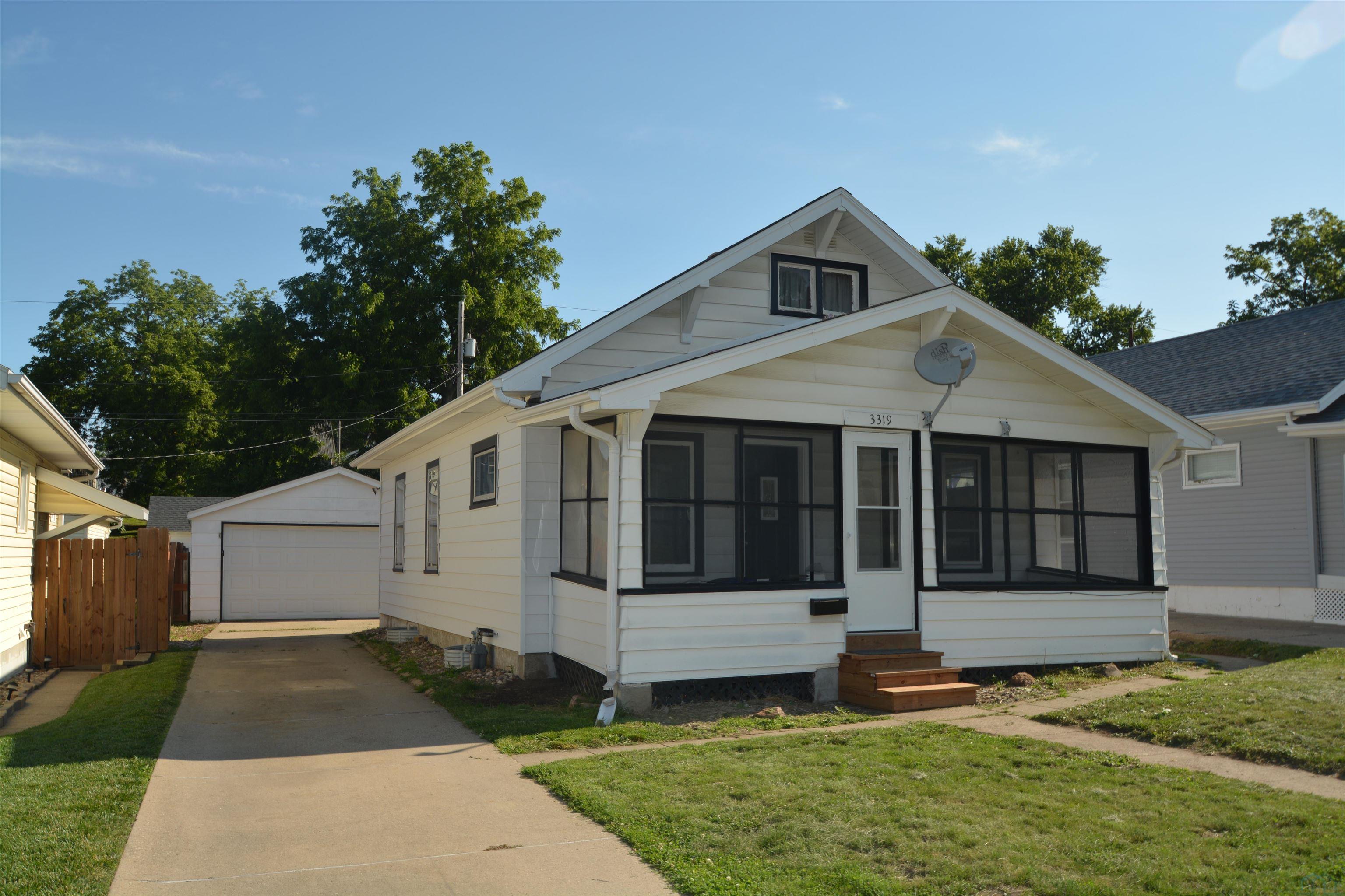 3319 4th Ave, Sioux City, IA 51106 