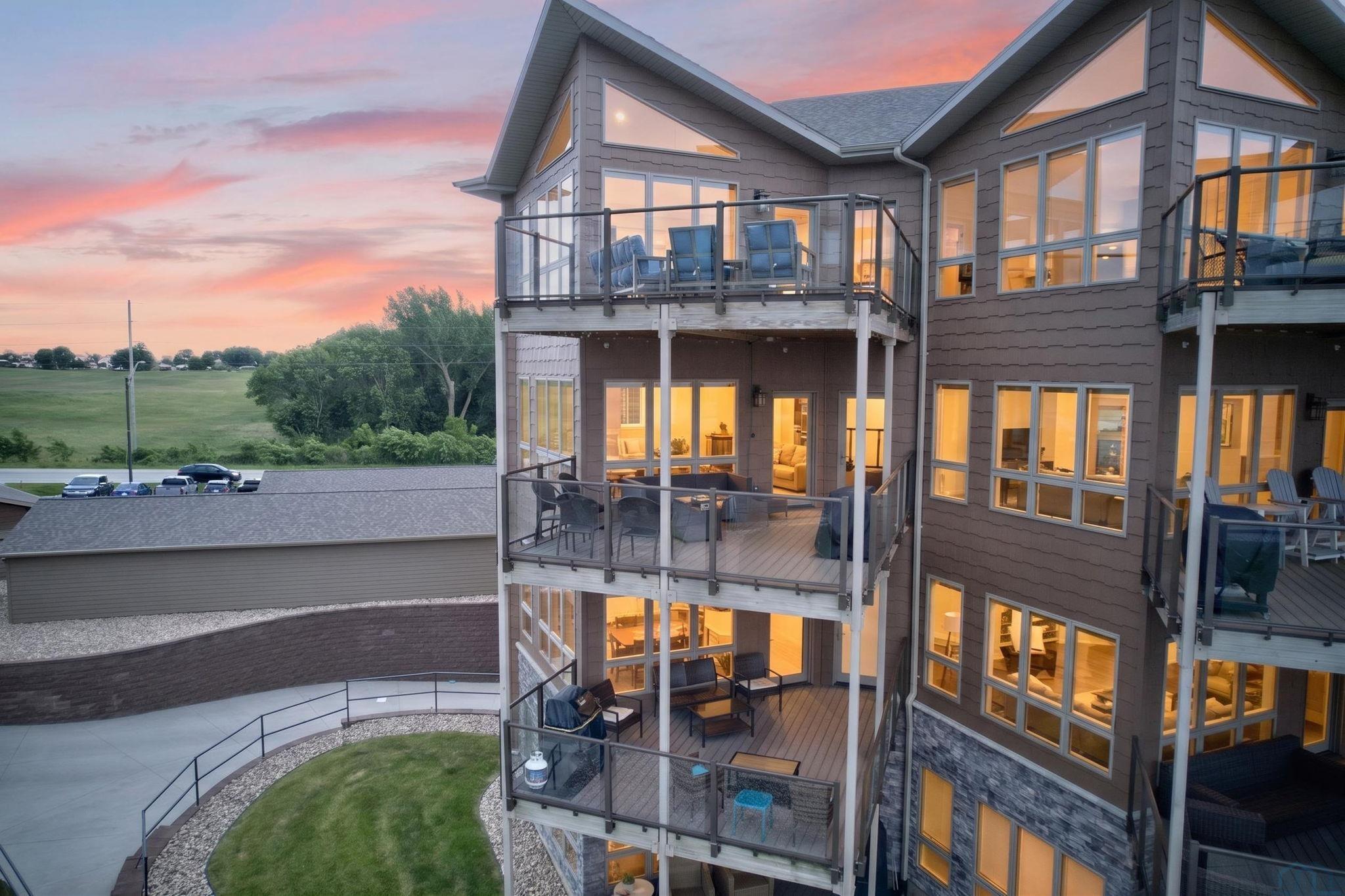 570 Linden Dr #316, Arnolds Park, IA 51331 