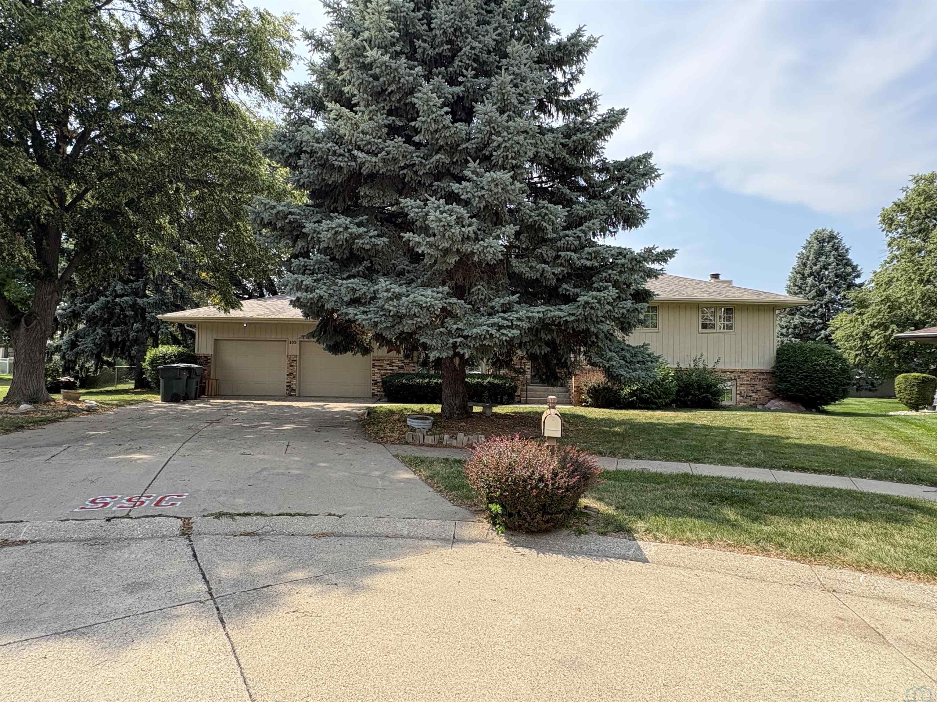 105 Burning Tree Circle, South Sioux City, NE 68776 