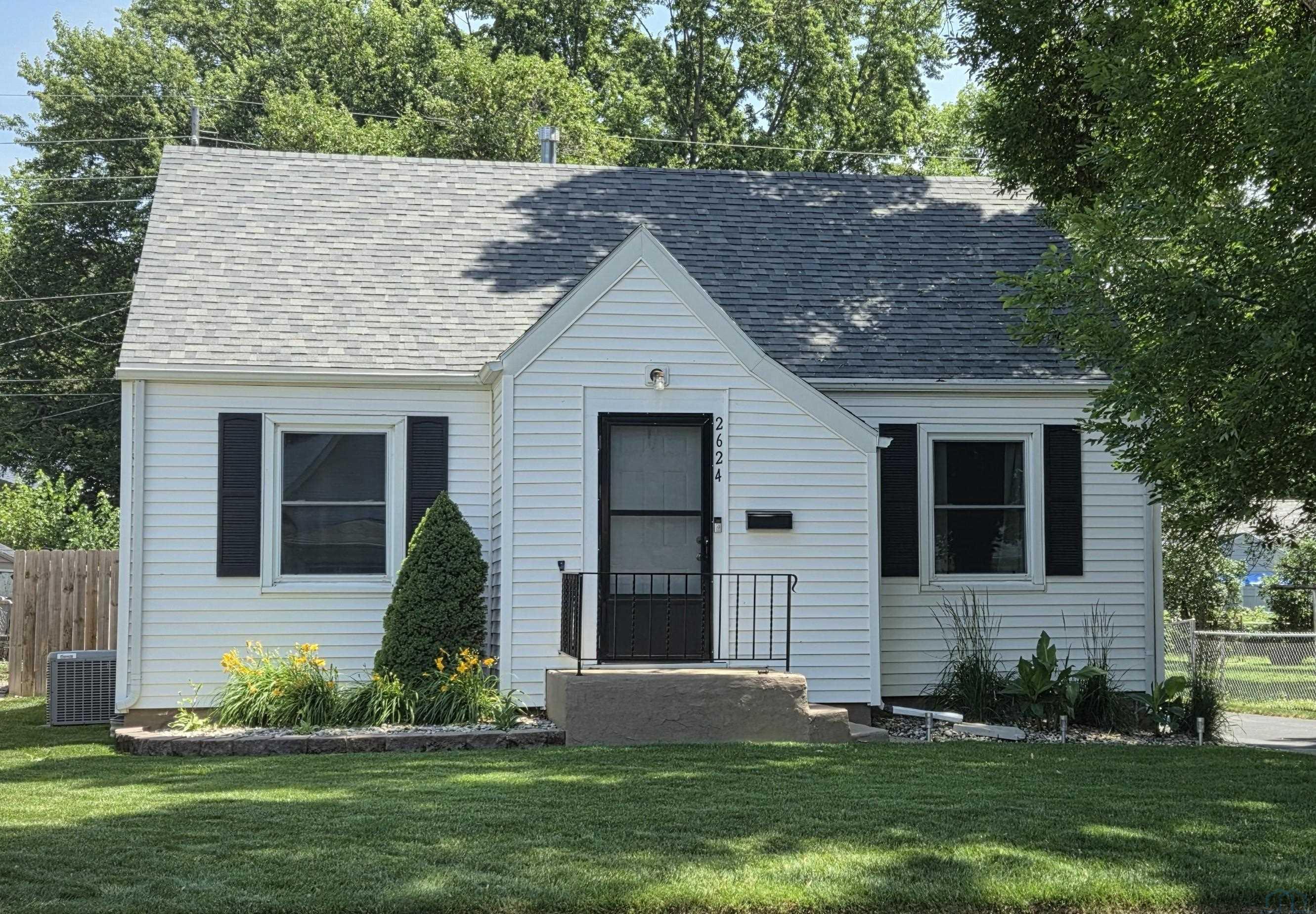 2624 Glass S, Sioux City, IA 51106 