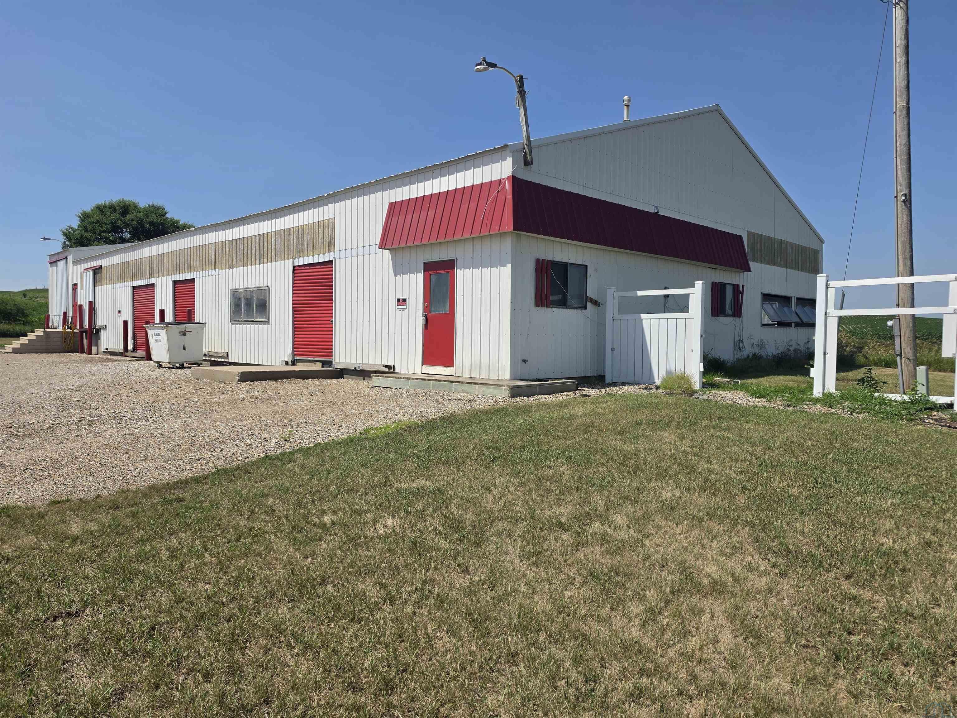 57258 HWY 20, Laurel, NE 68745 
