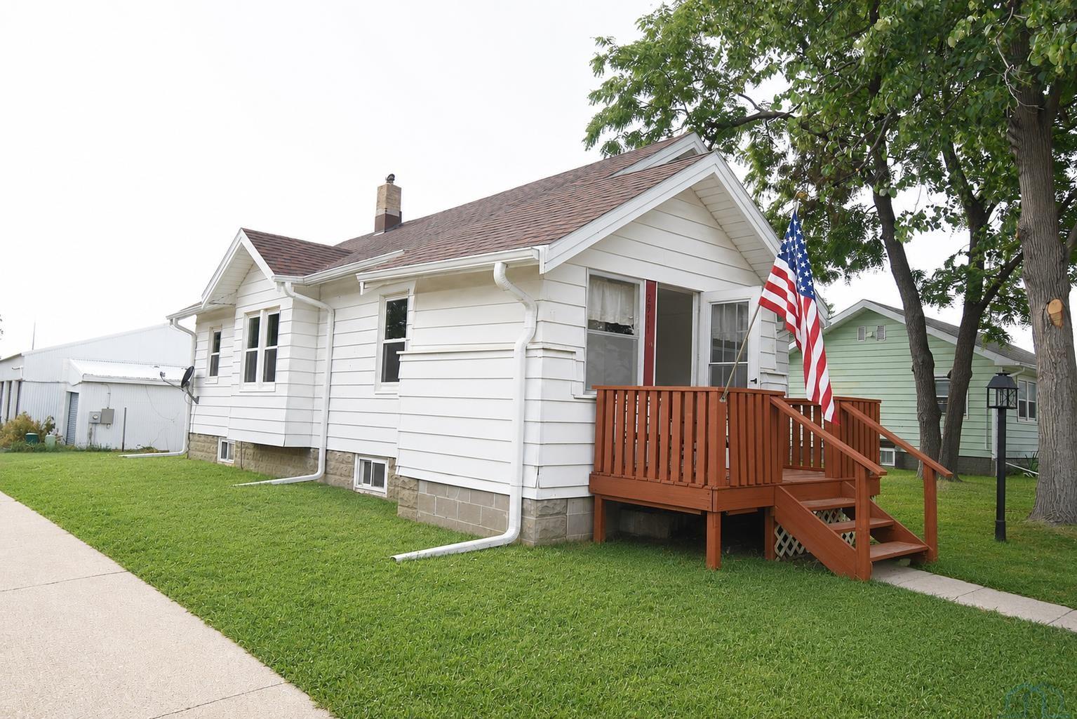 2911 2nd Ave, South Sioux City, NE 68776 