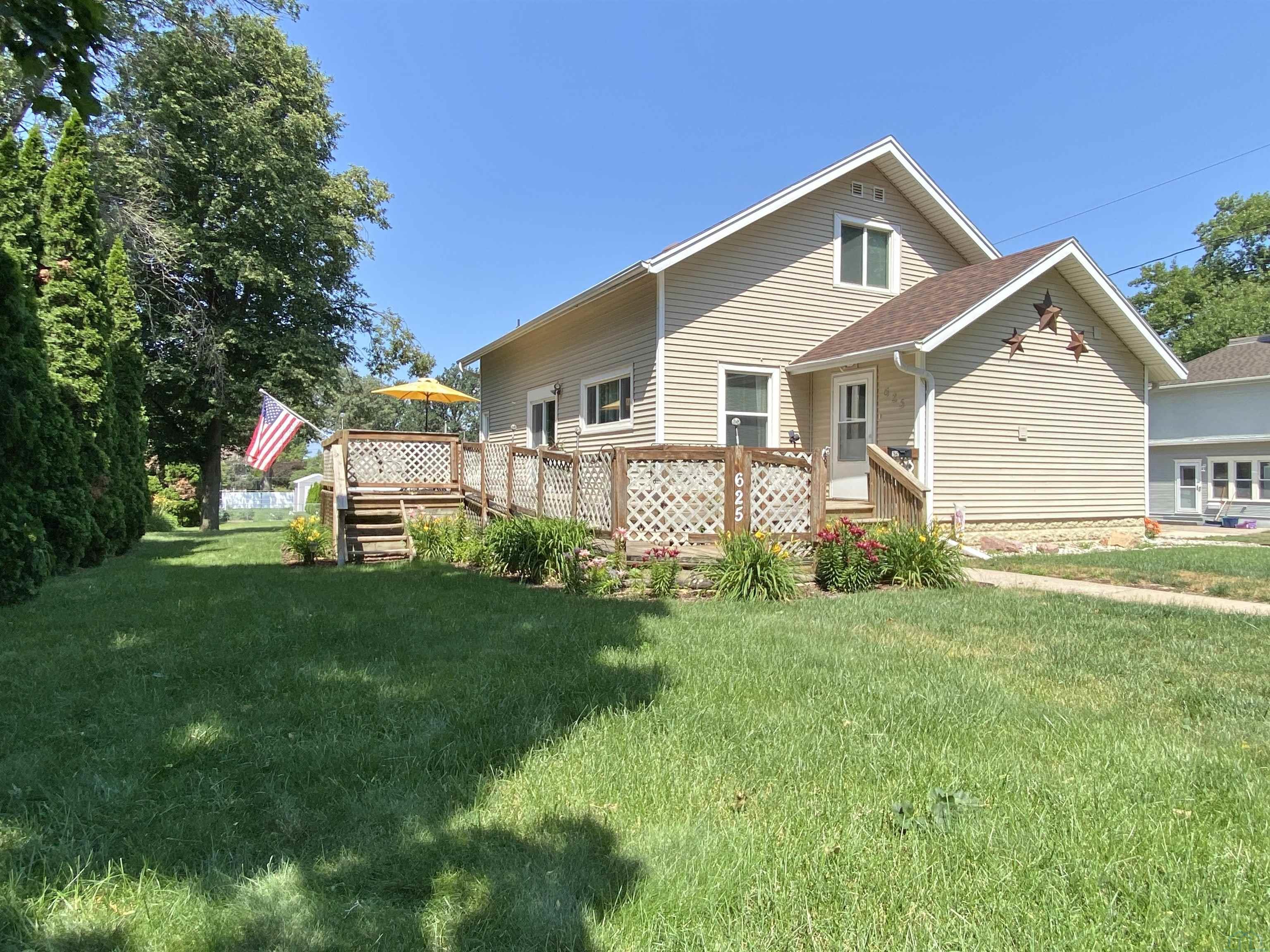 625 1st Ave SW, LeMars, IA 51031 