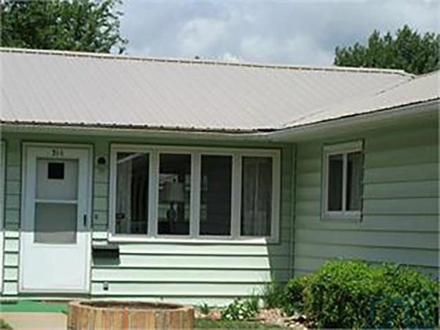 311 2nd St NE, Orange City, IA 51041- 
