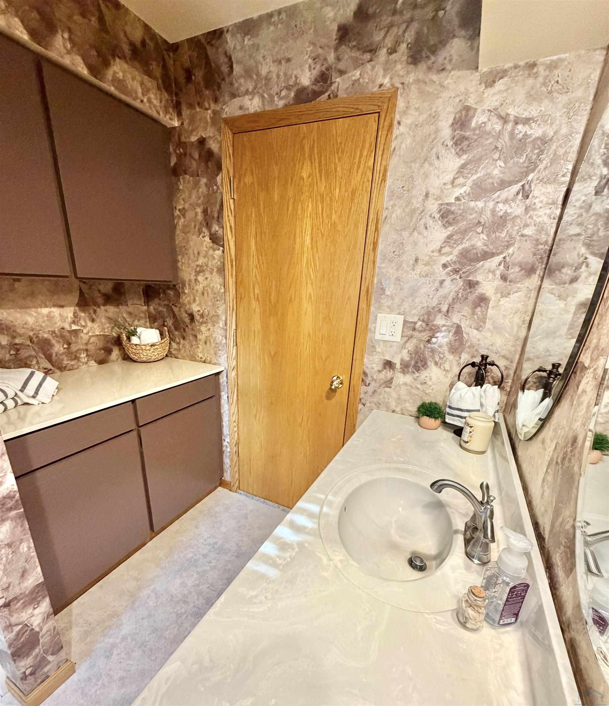 MLS #833669