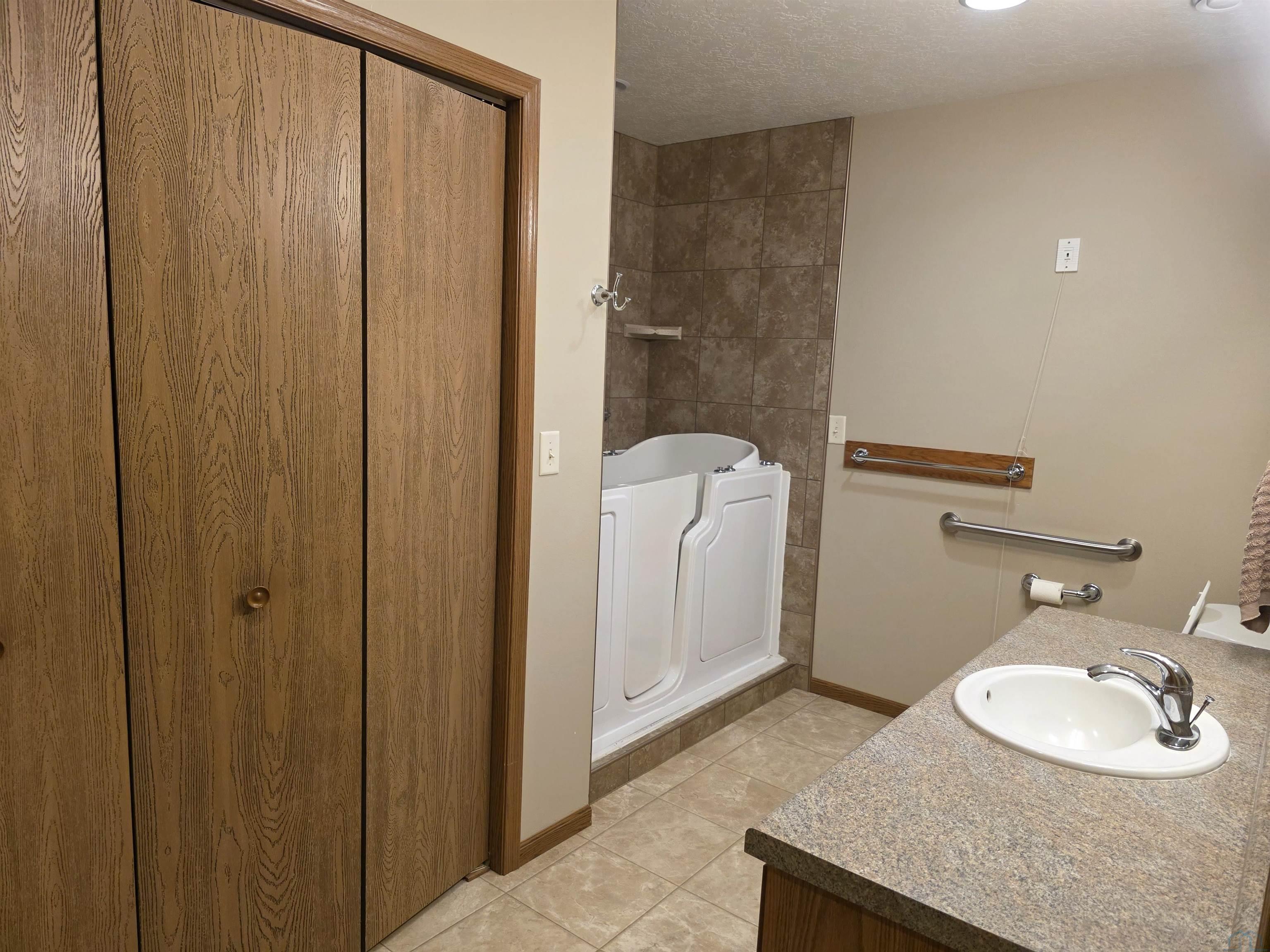 MLS #833682