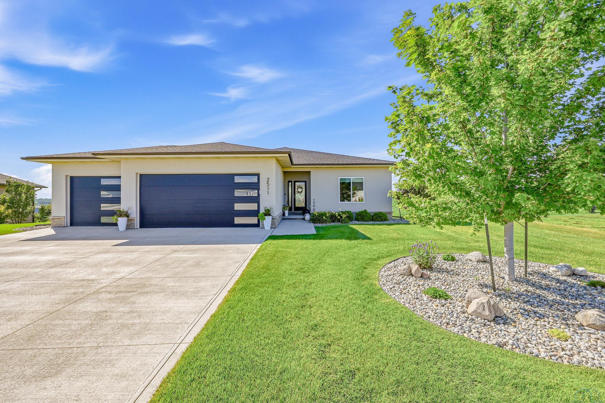 2511 Albatross Ridge, Sioux City, IA 51106 