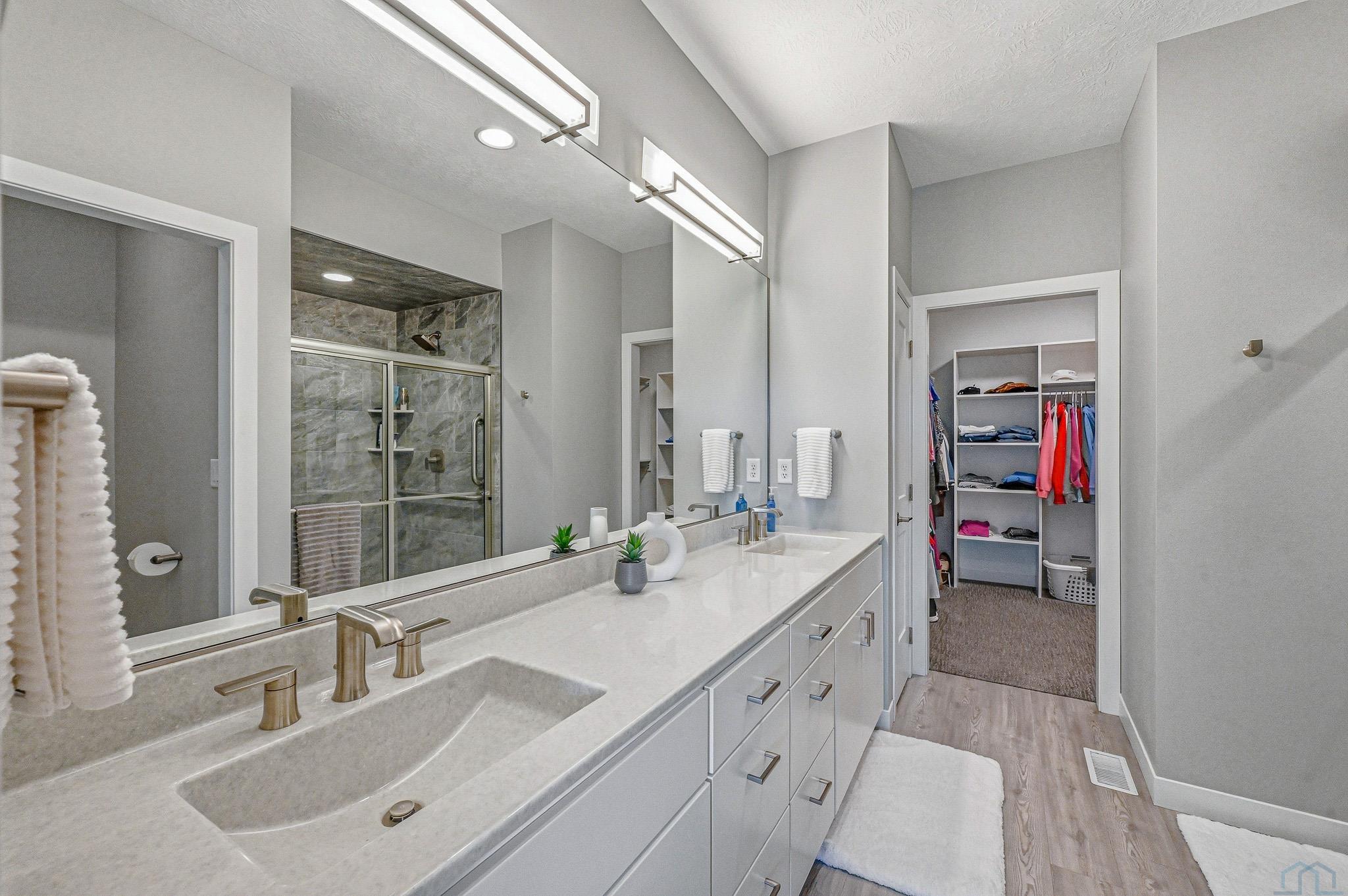 MLS #833690