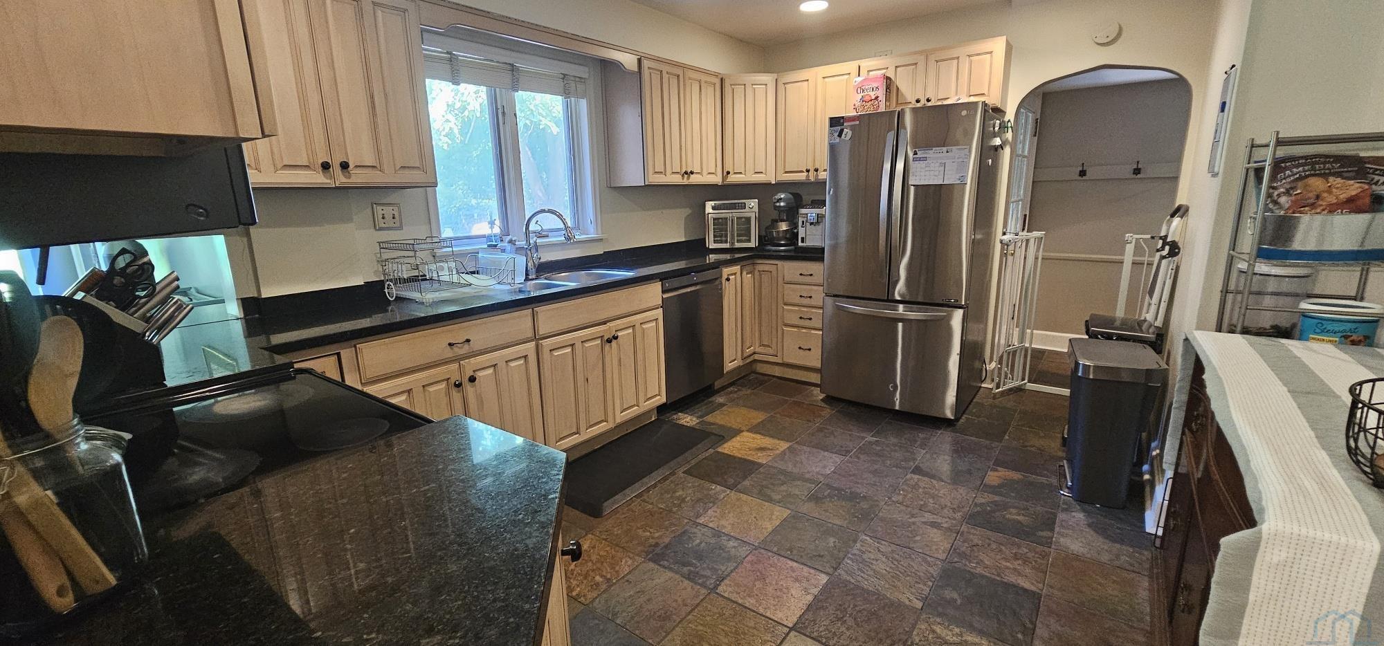 MLS #833694