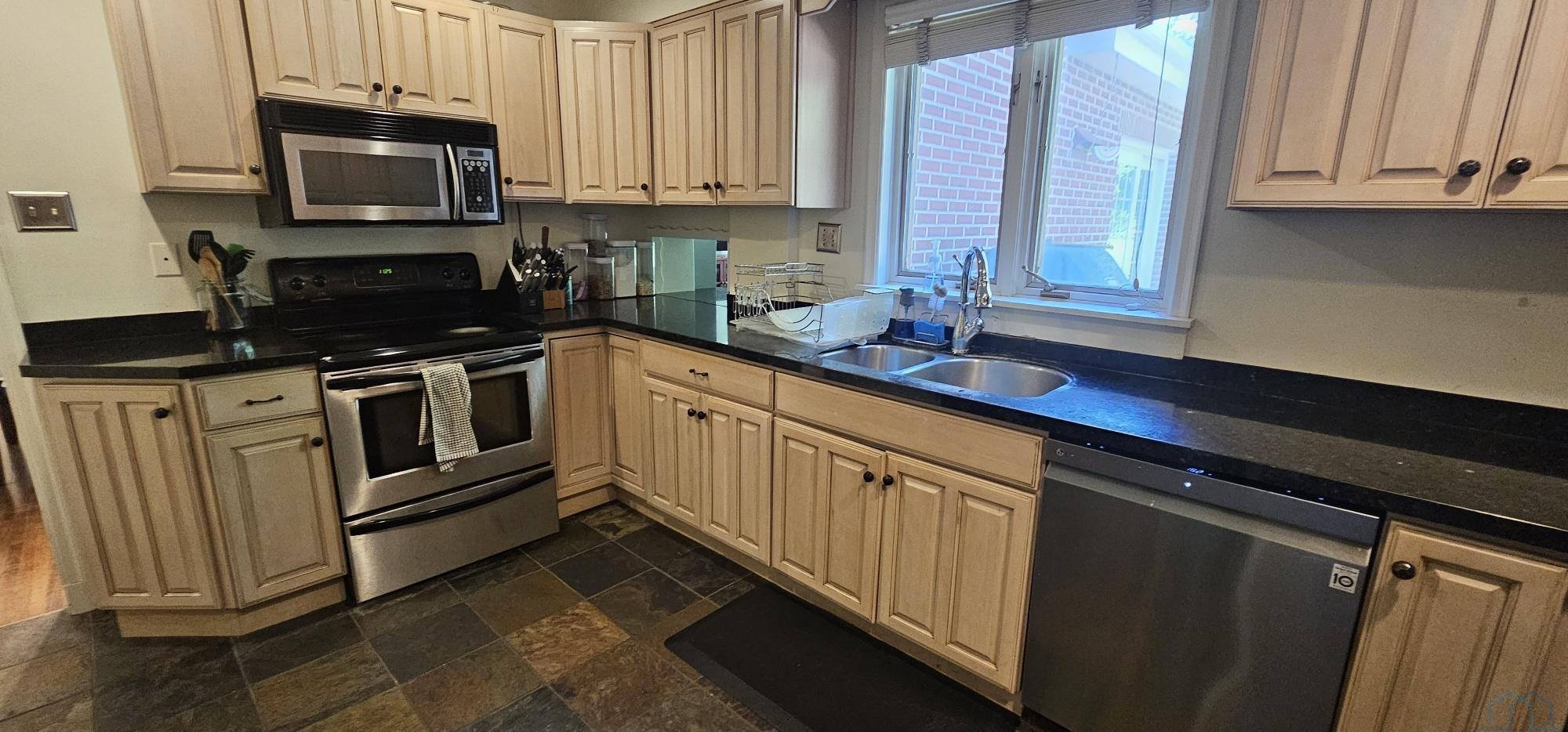 MLS #833694