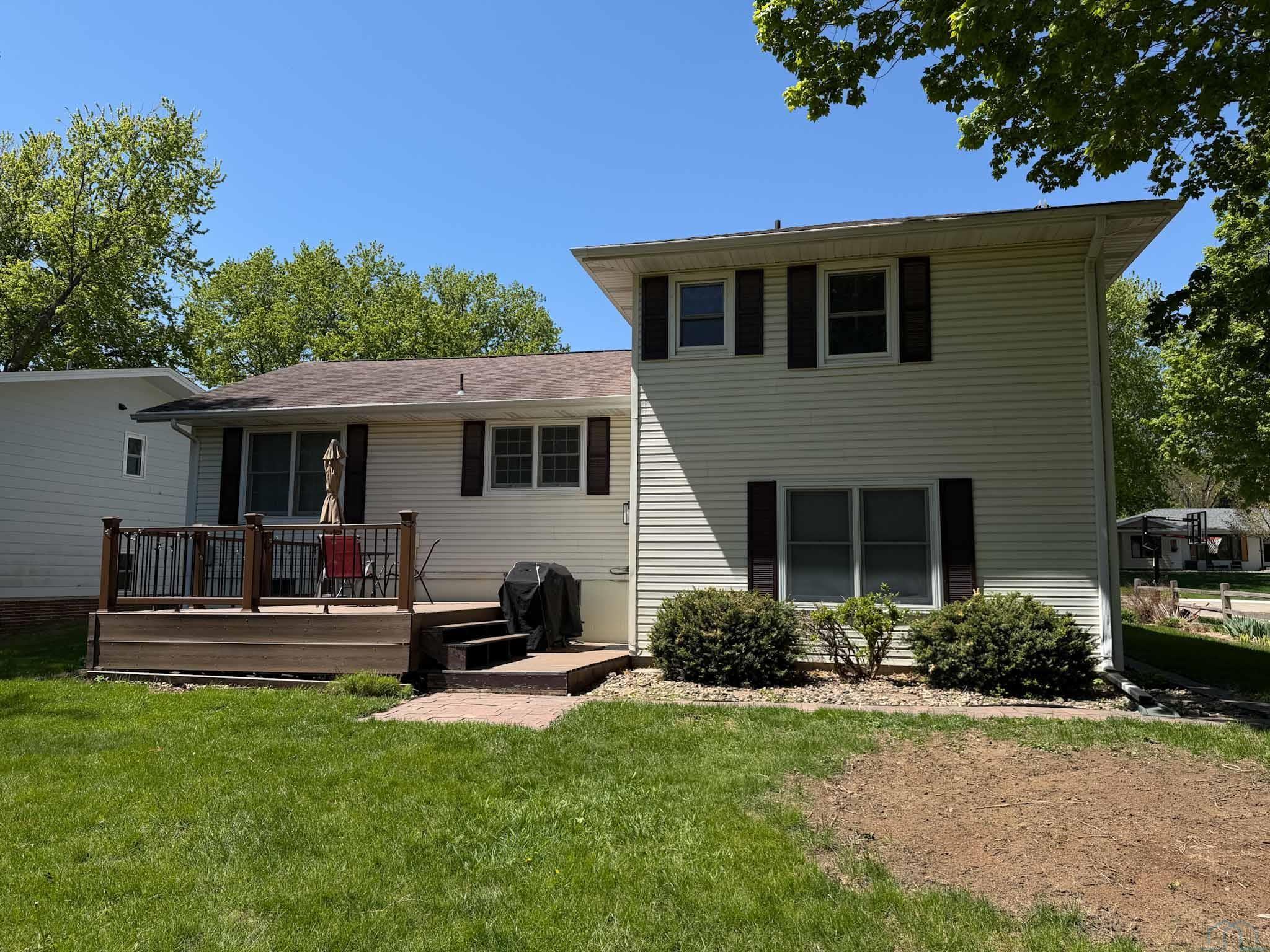 MLS #833695