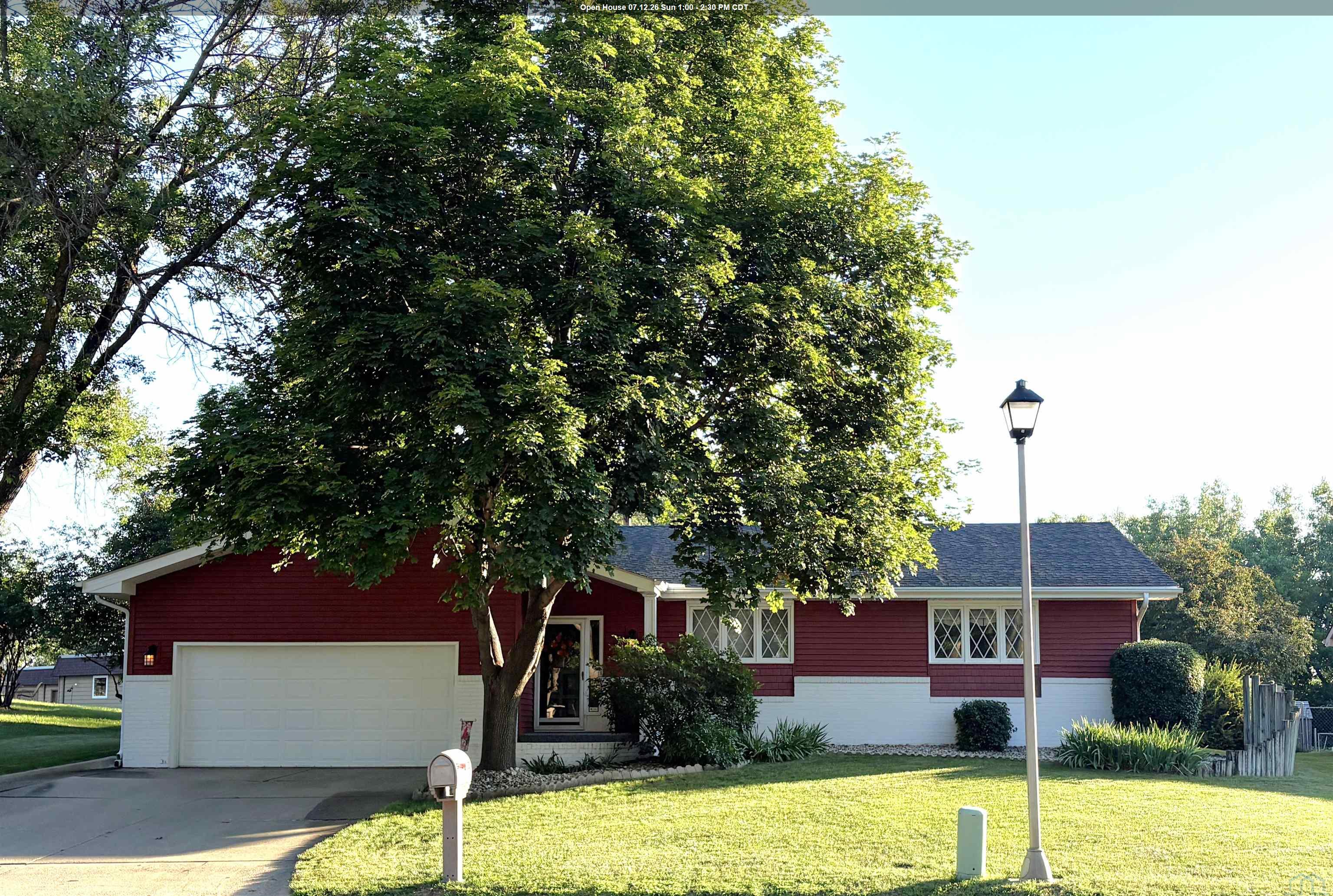 1331 Hiawatha Trl, Sioux City, IA 51104 