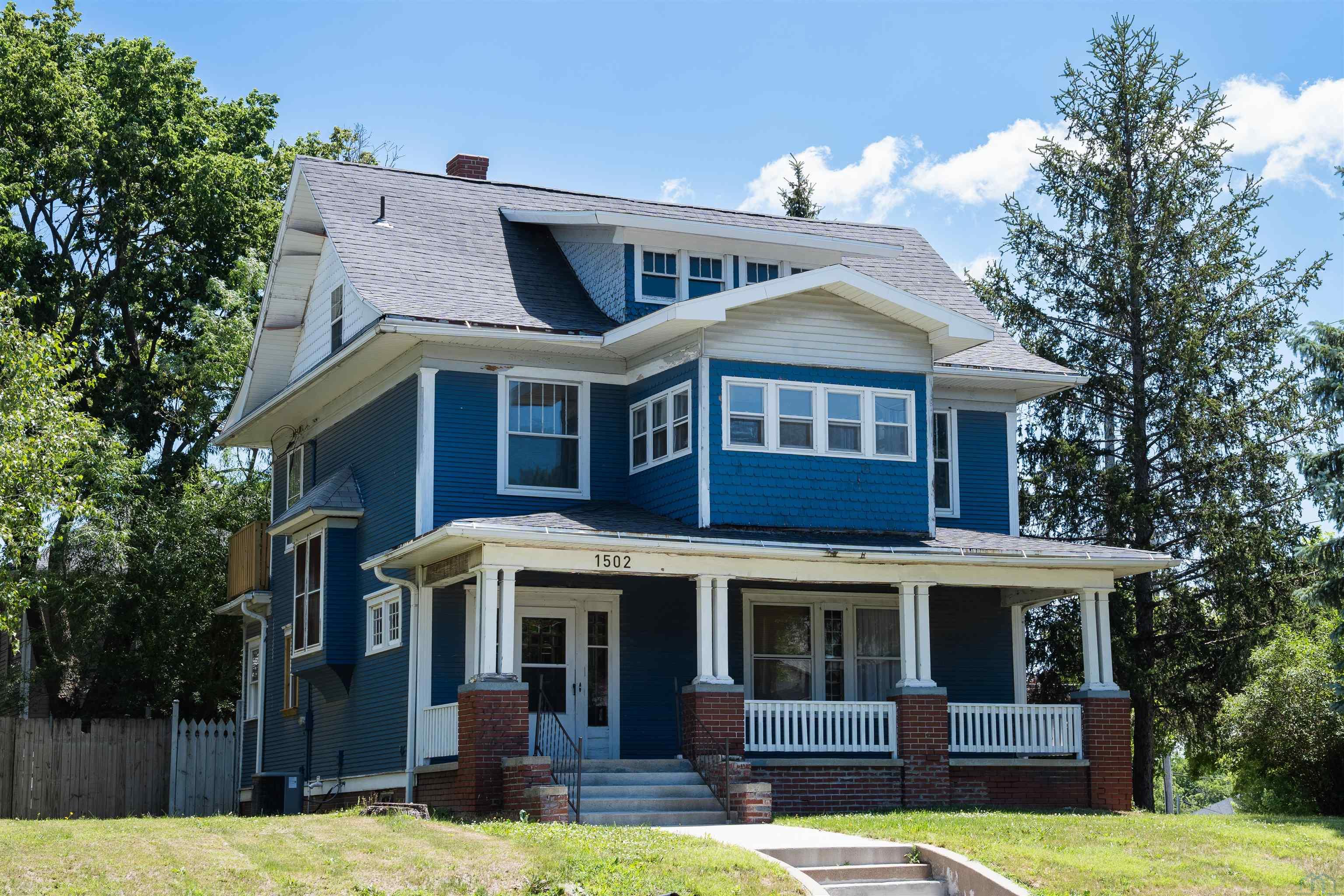 1502 Jackson St, Sioux City, IA 51105 