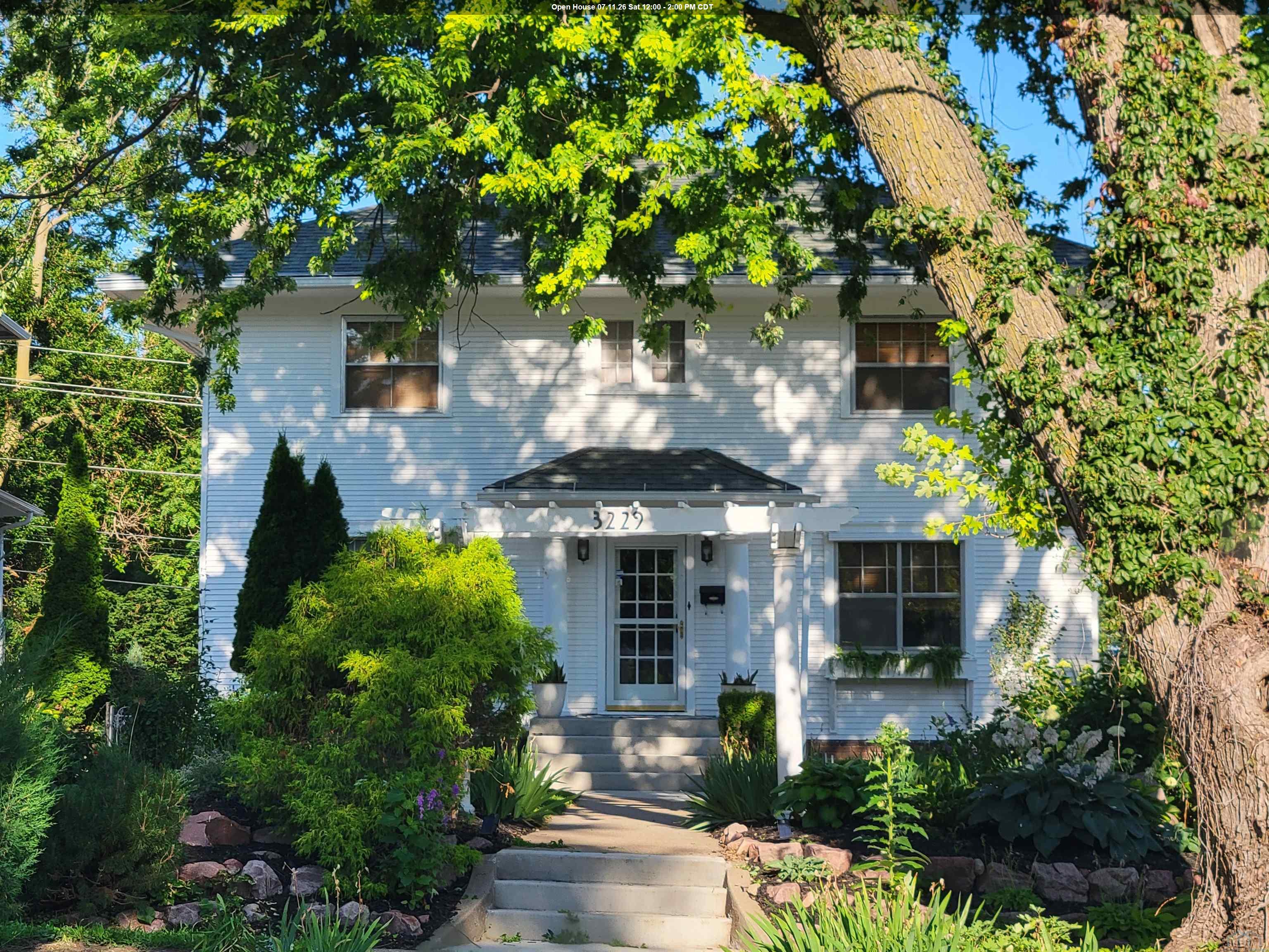3229 Jackson, Sioux City, IA 51104 