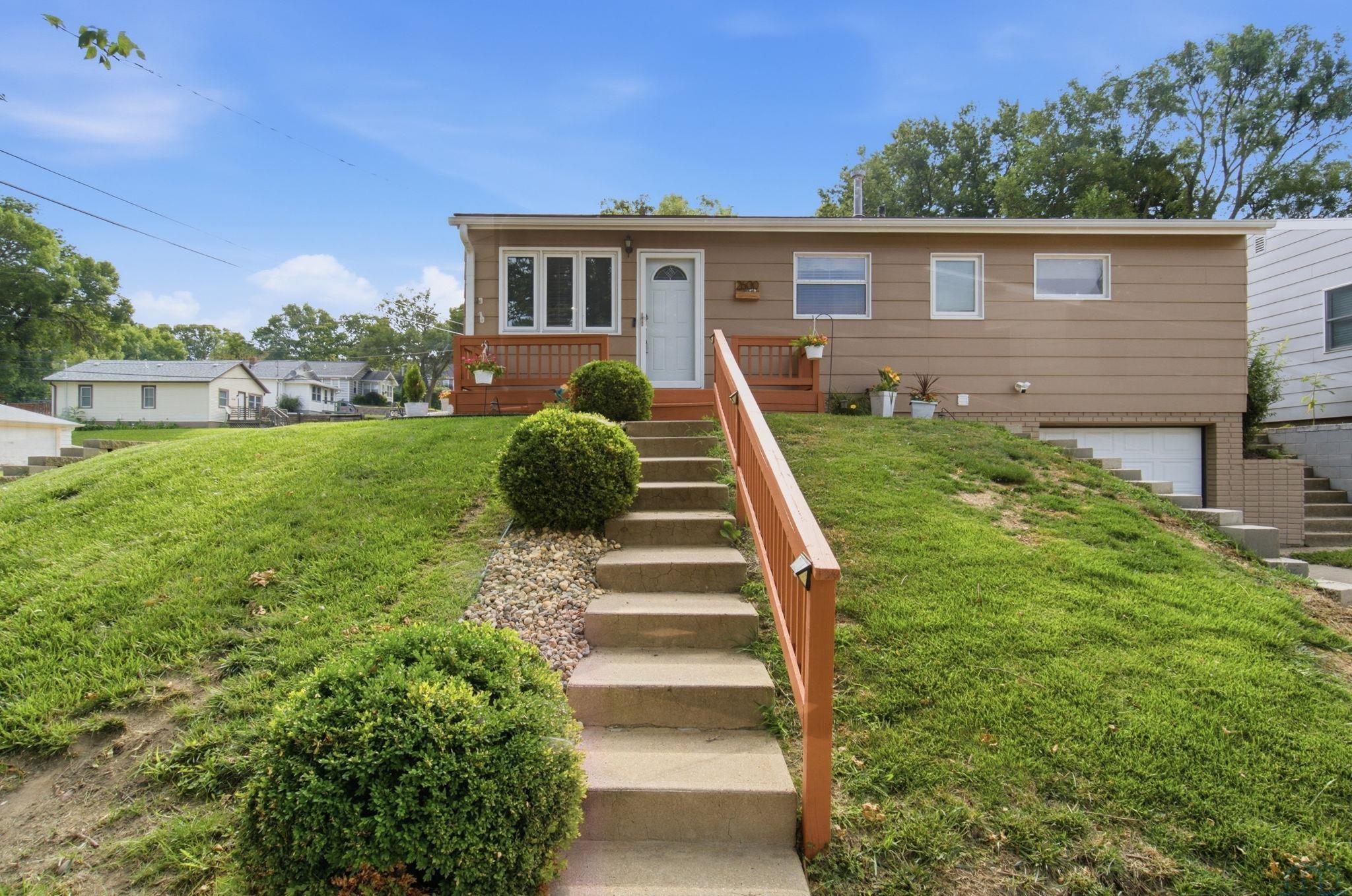 2600 ALICE ST S, Sioux City, IA 51106 