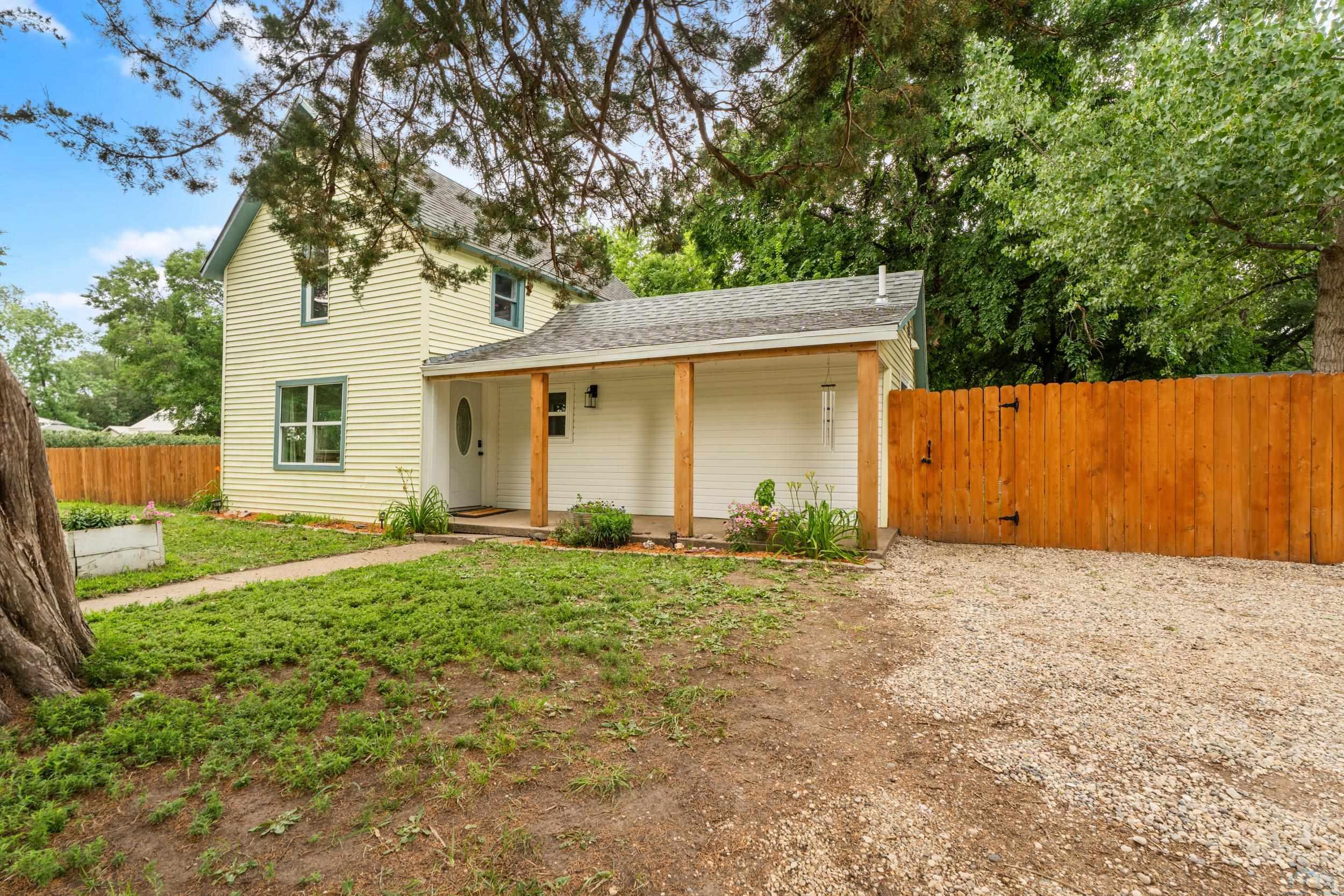 302 Franklin St, Vermillion, SD 57069 