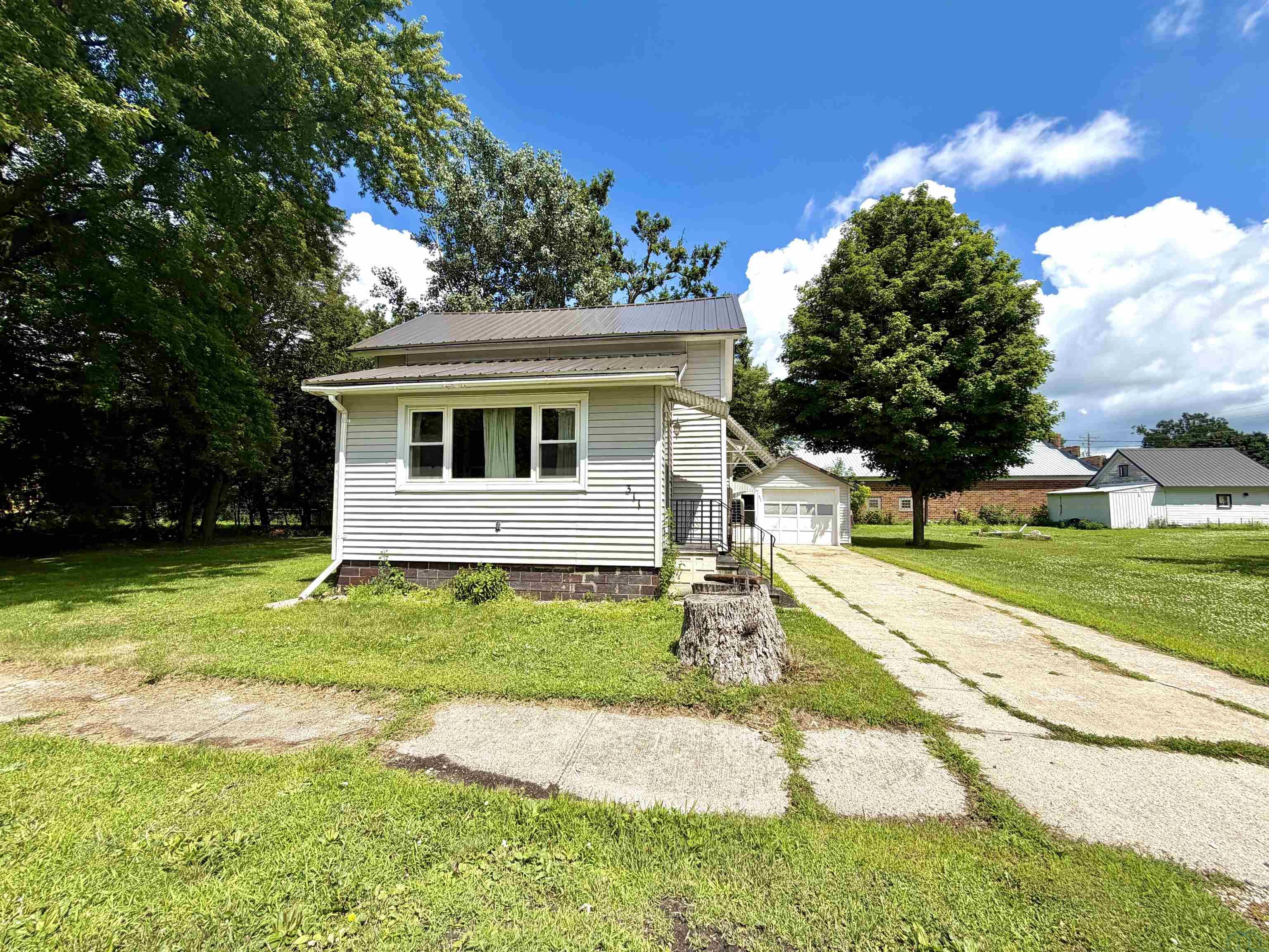 311 HANSEN AVE, Palmer, IA 50571 