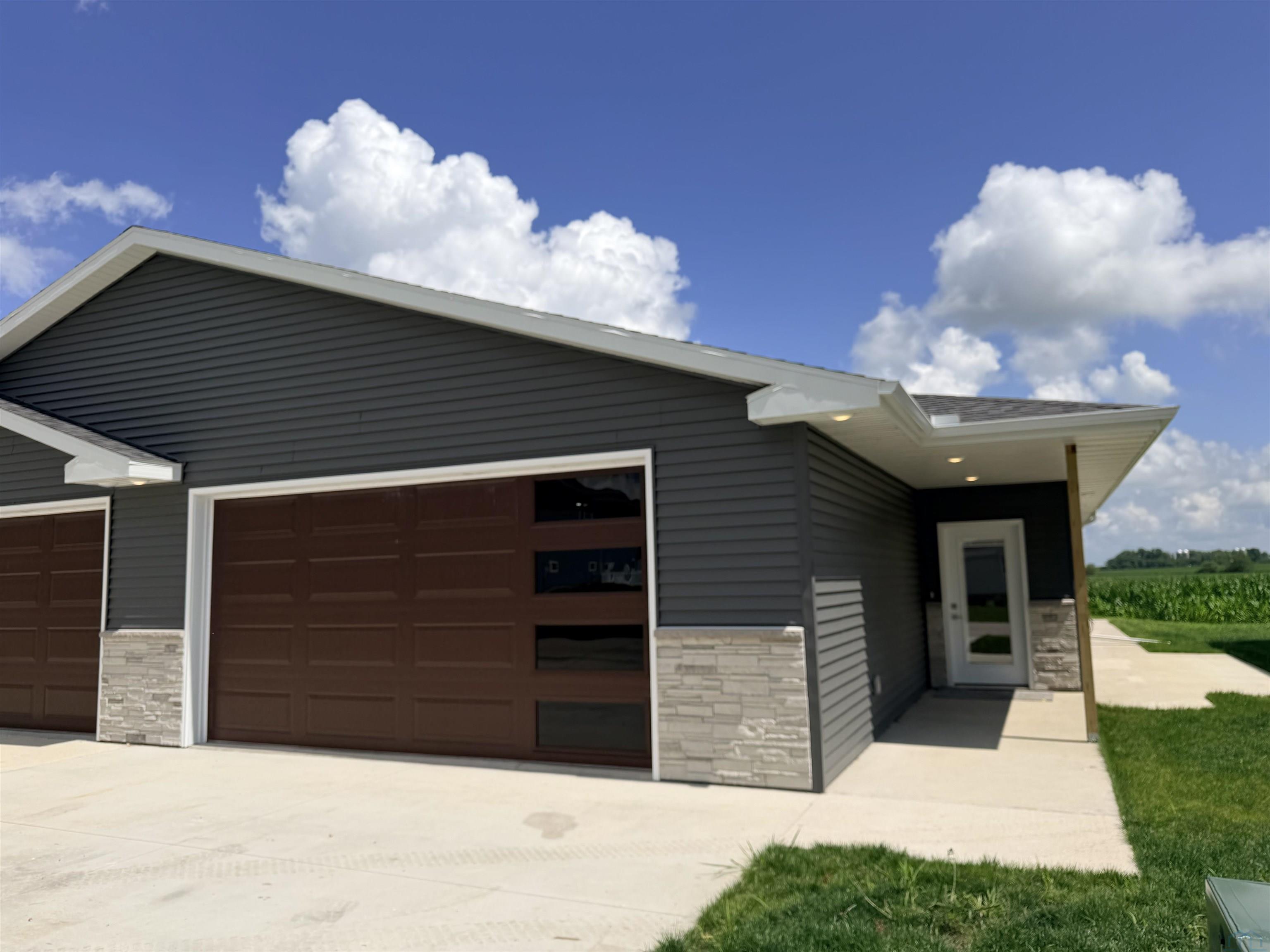 907B Lakeshore Drive, Lakeside, IA 50588 
