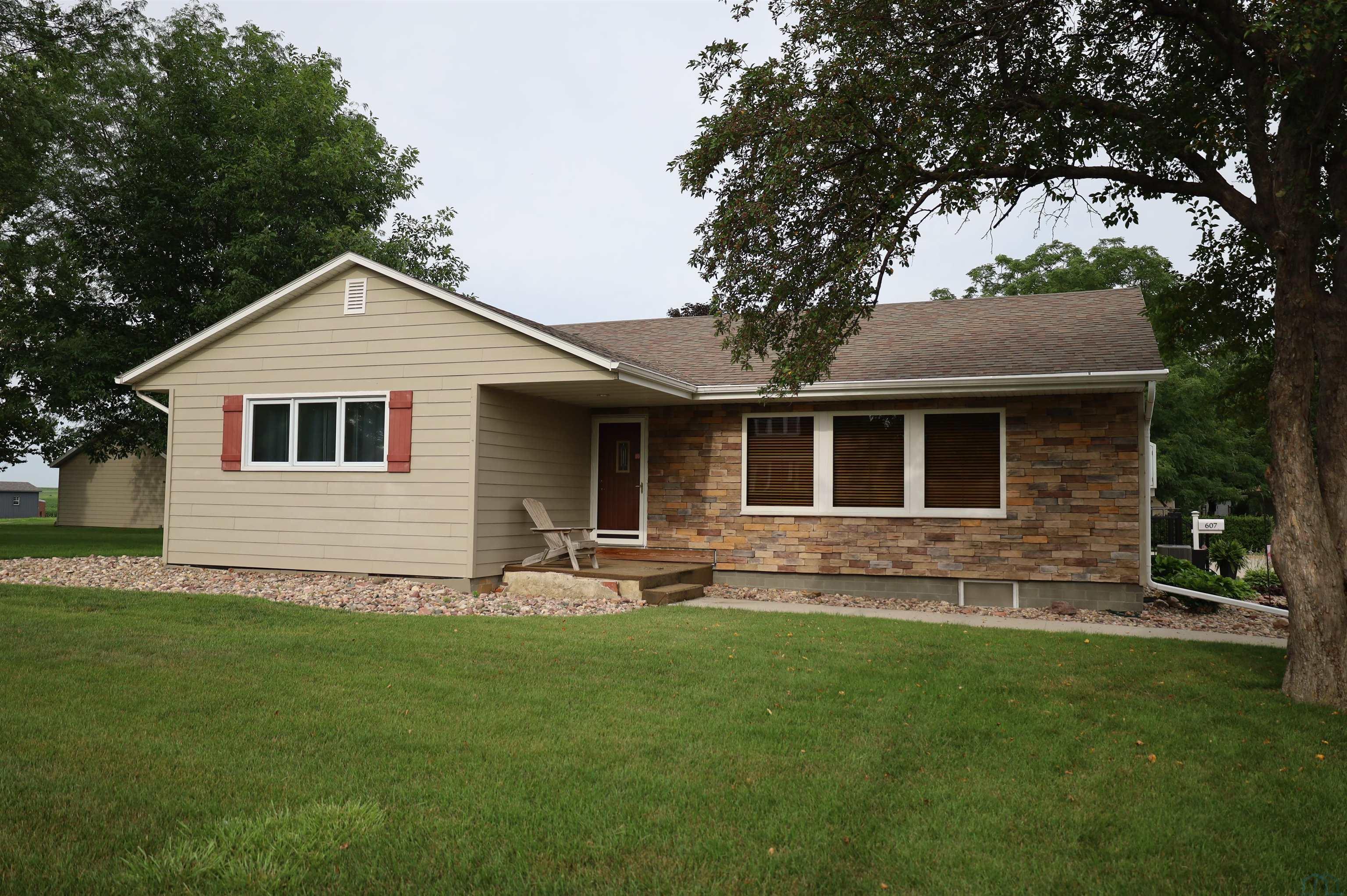 607 Union Street S, Rock Rapids, IA 51246 