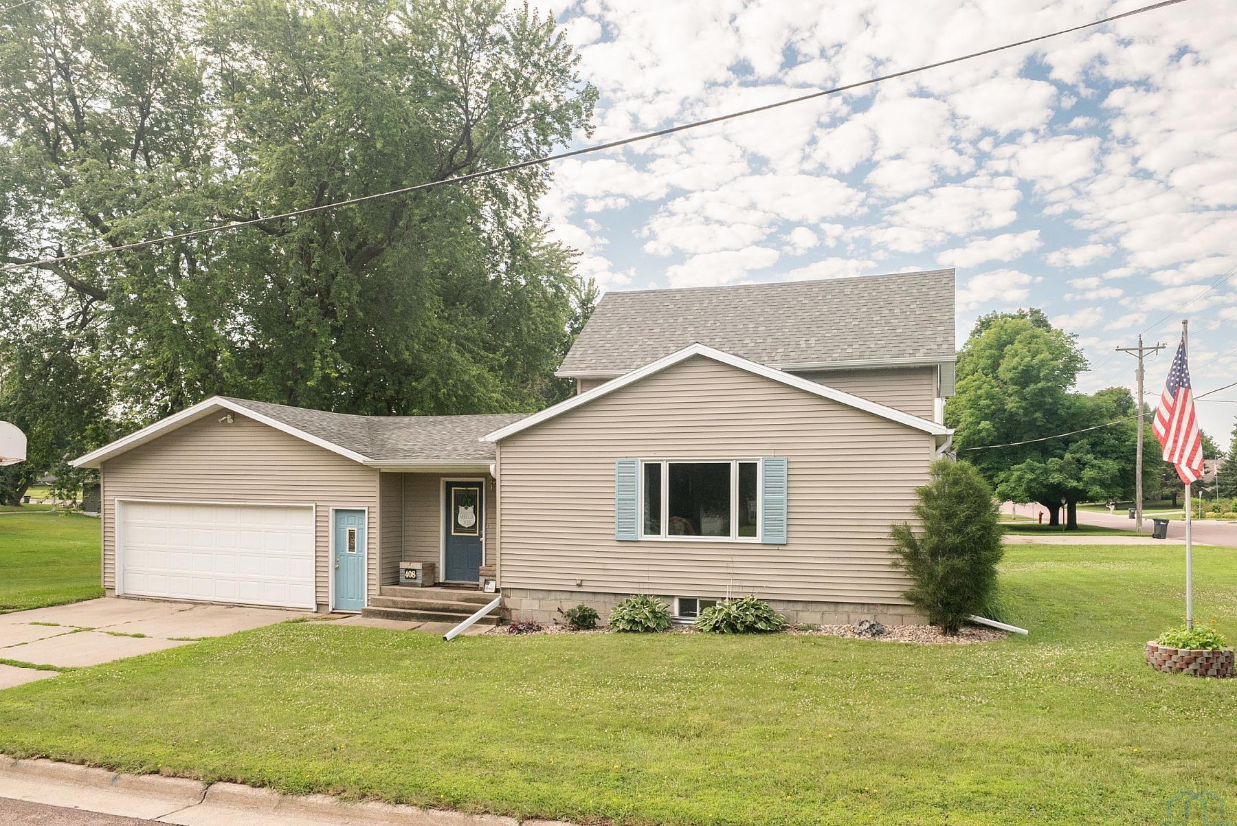 408 2ND ST						  						 , Hull						 , IA						  51239						  