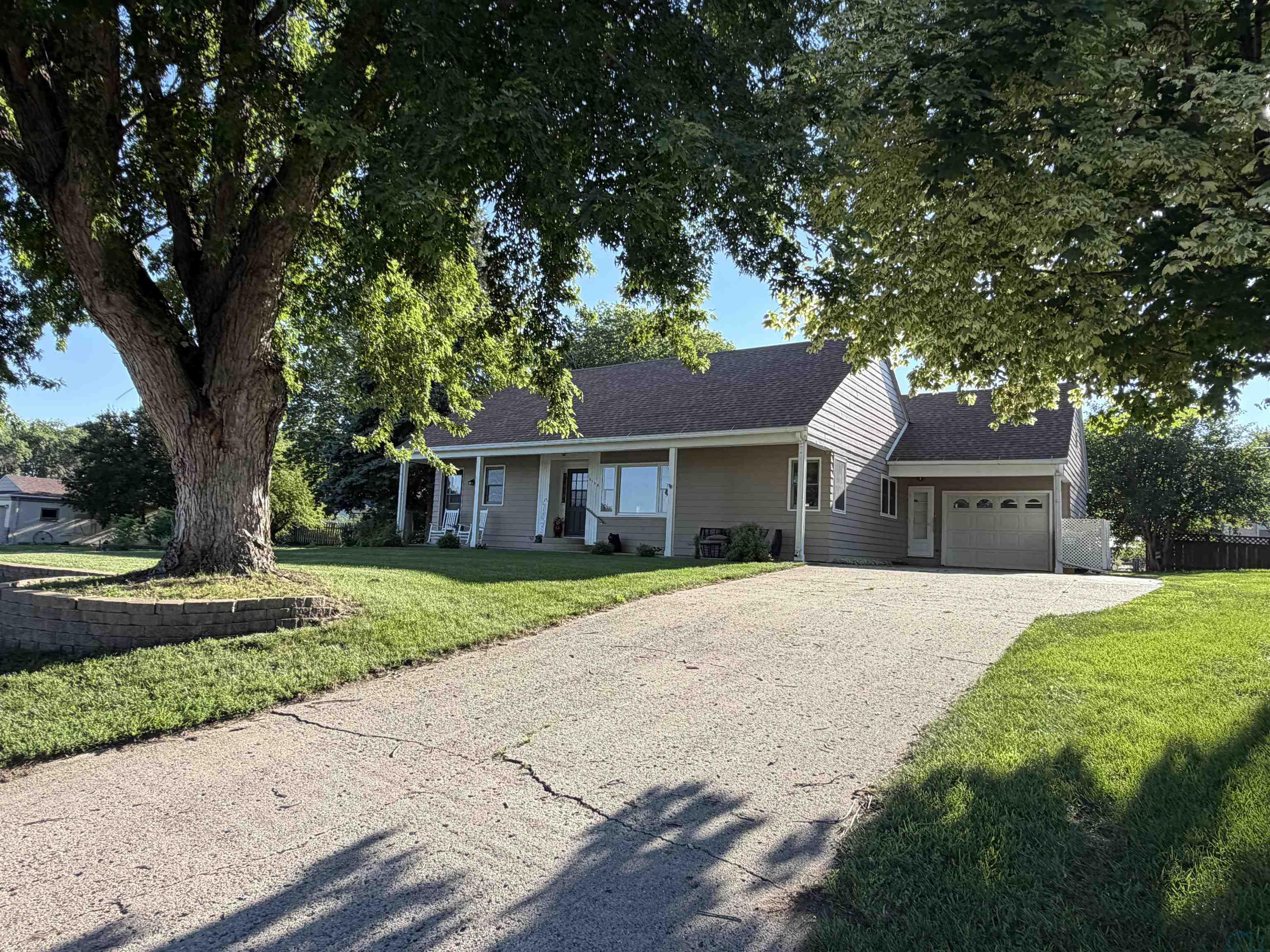1115 Falcon Dr.						  						 , Hawarden						 , IA						  51023						  