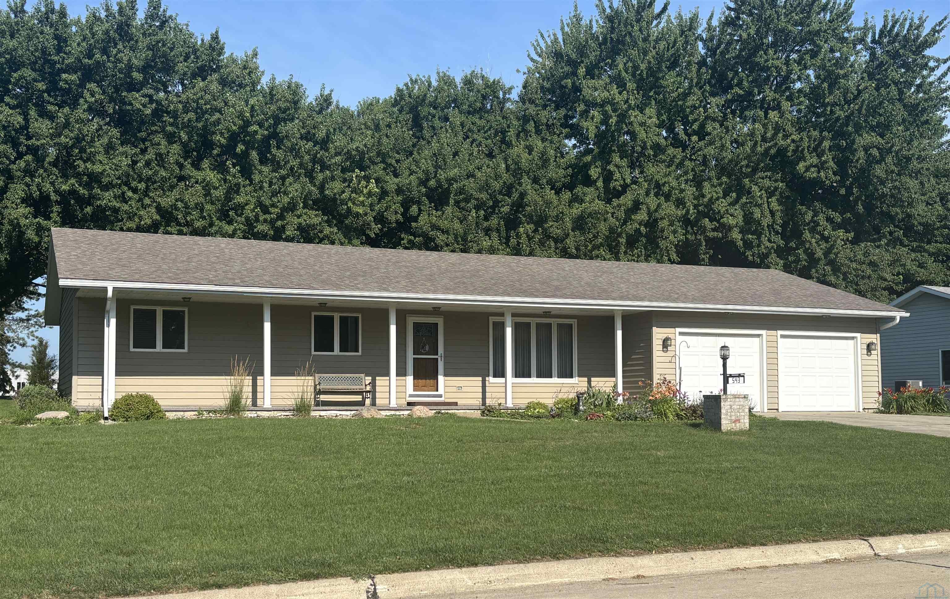 543 11th Ave NE						  						 , Sioux Center						 , IA						  51250						  