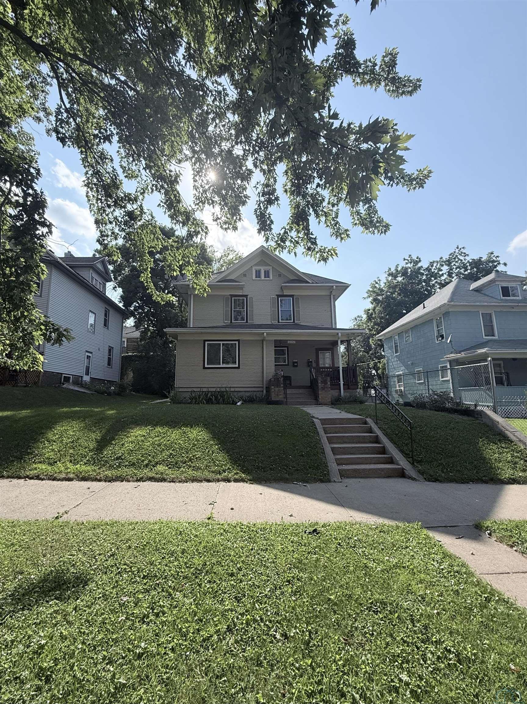 1905 Douglas St, Sioux City, IA 51104 