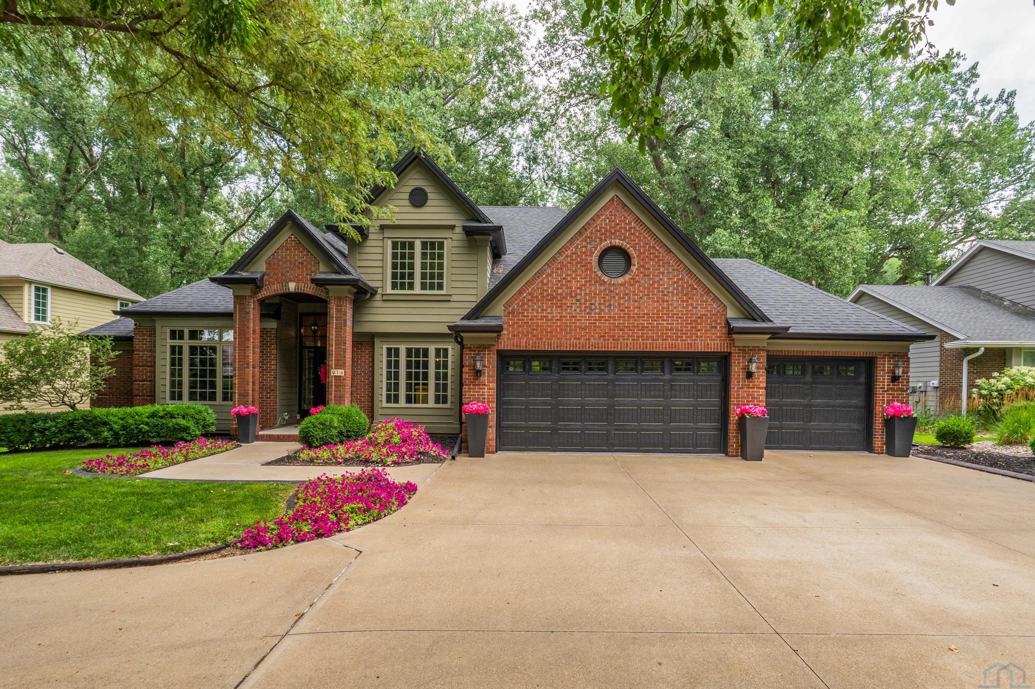 914 PEBBLE BEACH DR, Dakota Dunes, SD 57049 