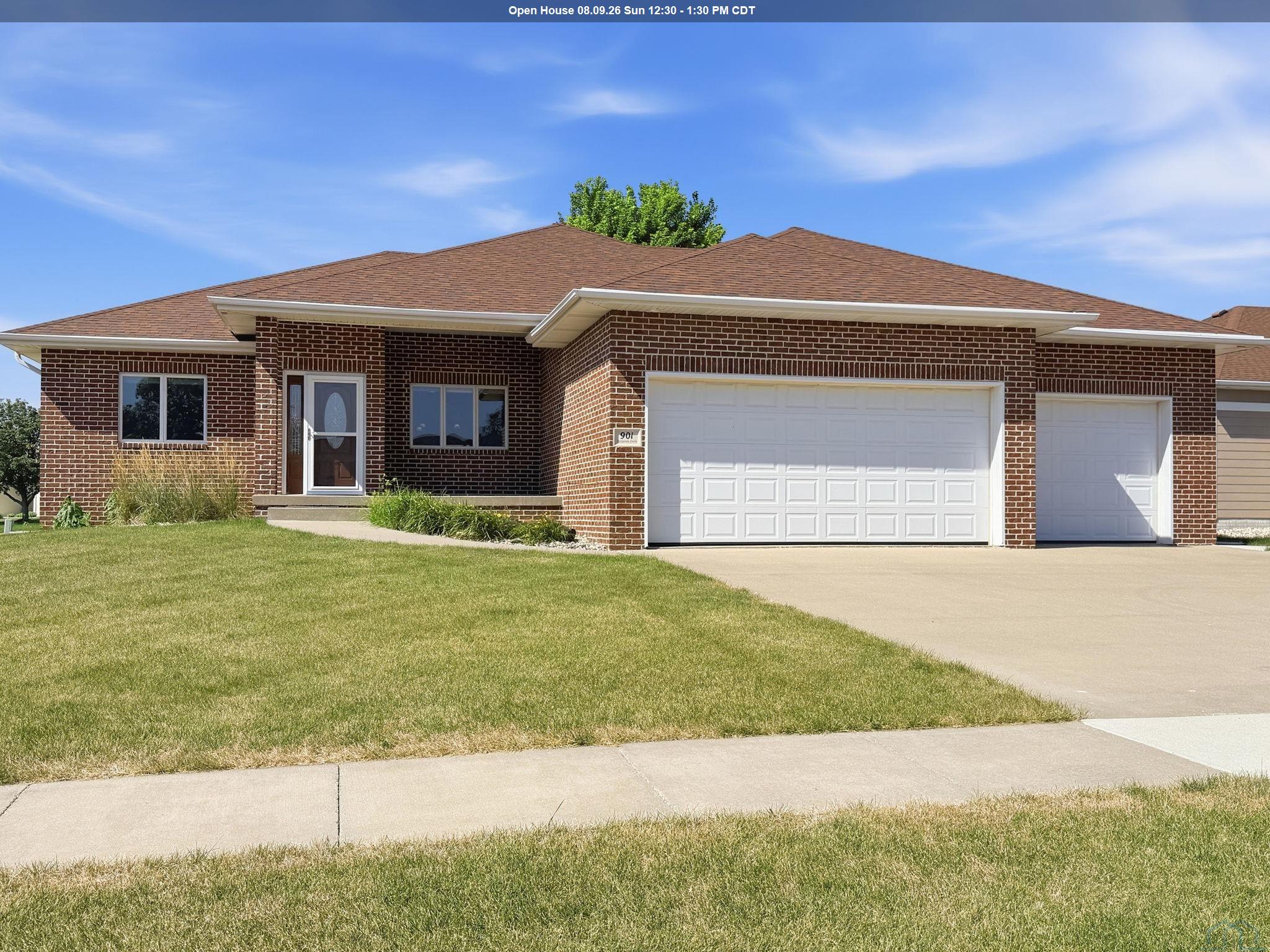 901 ROCKWOOD CT, Sergeant Bluff, IA 51054 