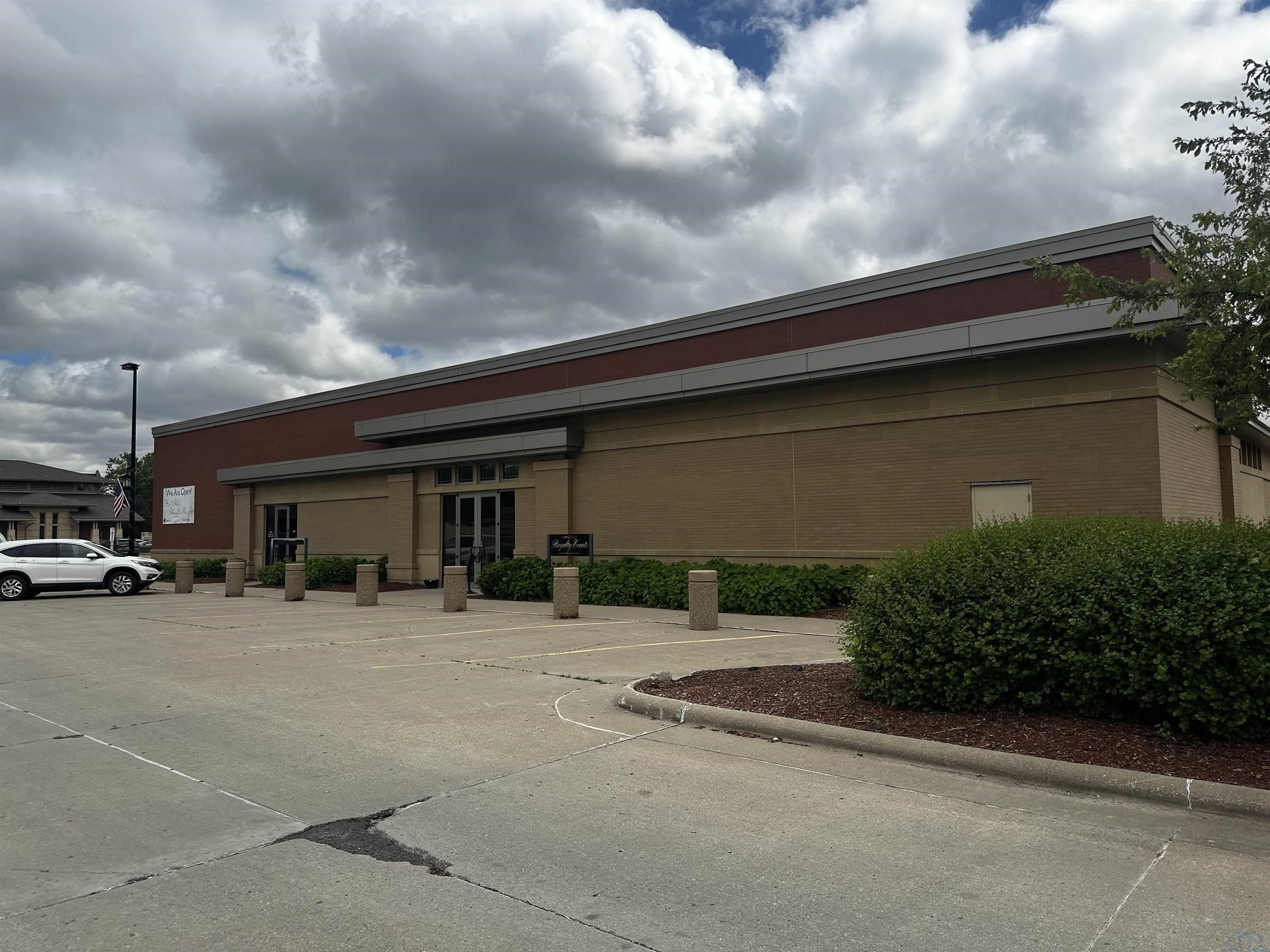 2021 Dakota Ave, South Sioux City, NE 68776 