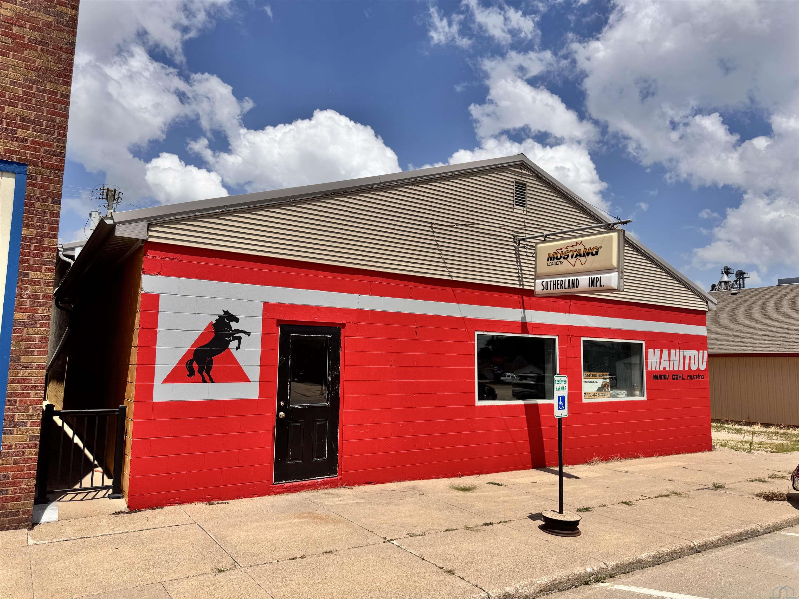 106 2nd St W, Sutherland, IA 51058 