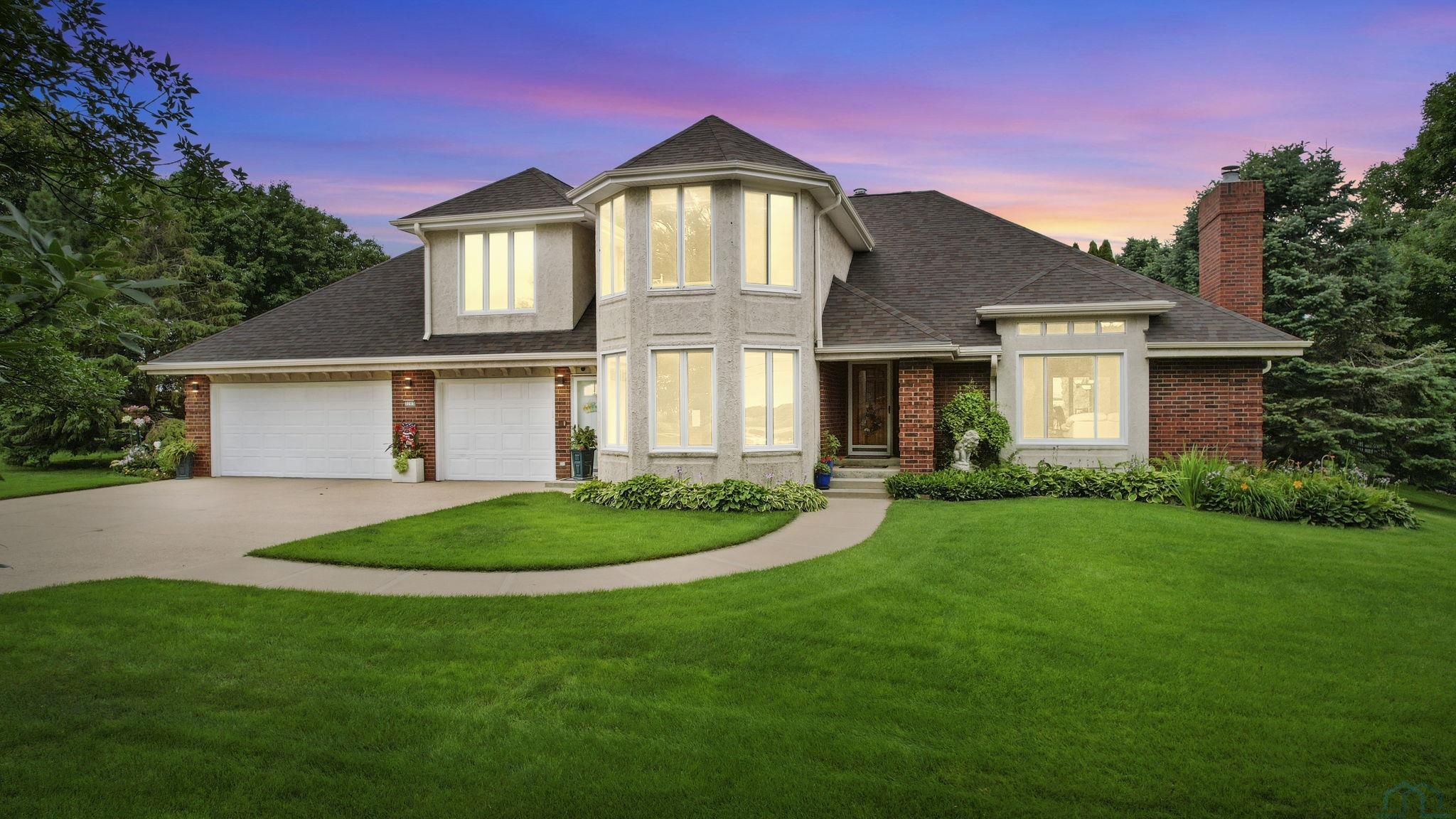 3703 Woodbine Rd, Sioux City, IA 51106 