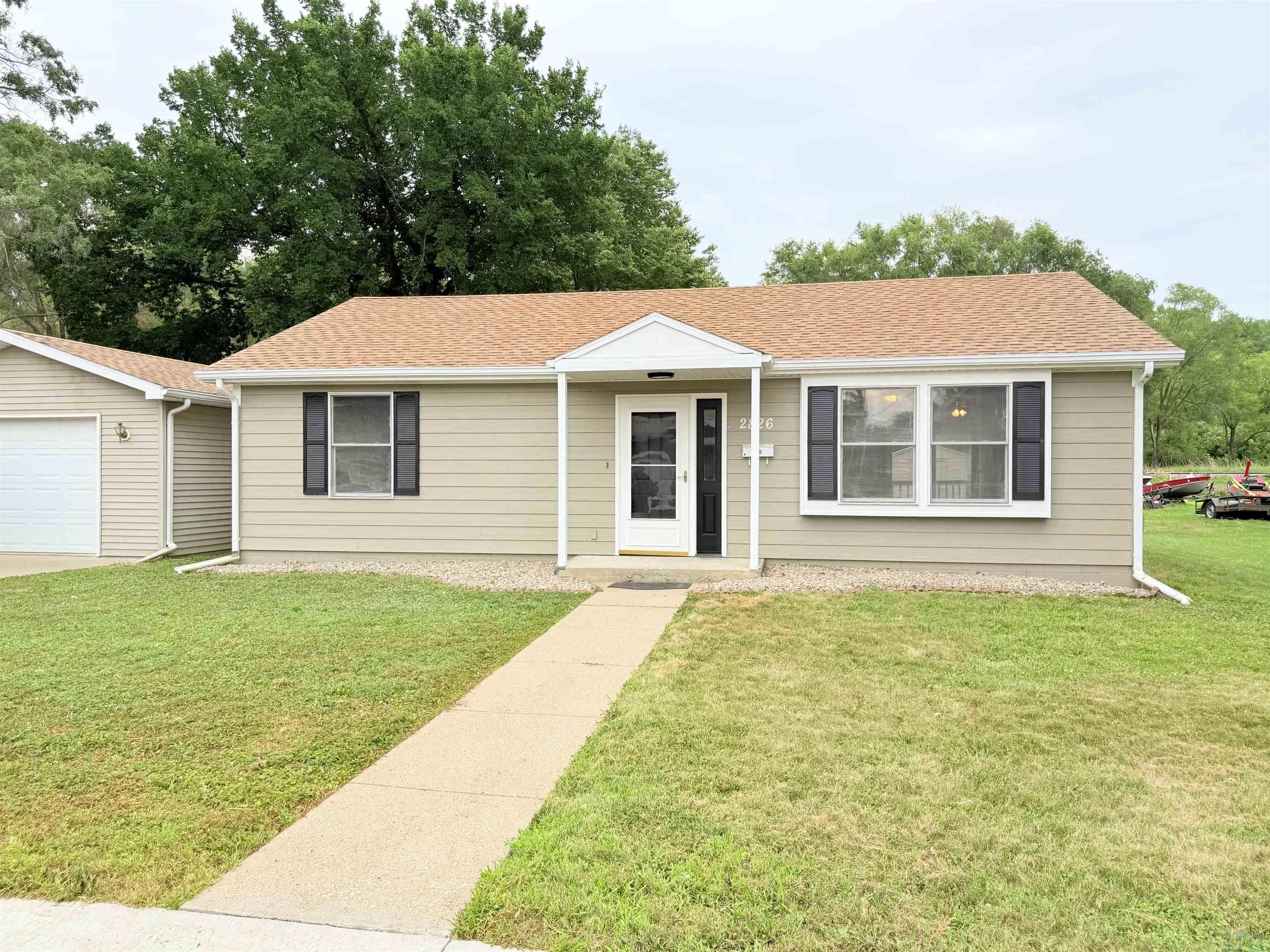 2826 Home St., Sioux City, IA 51109 