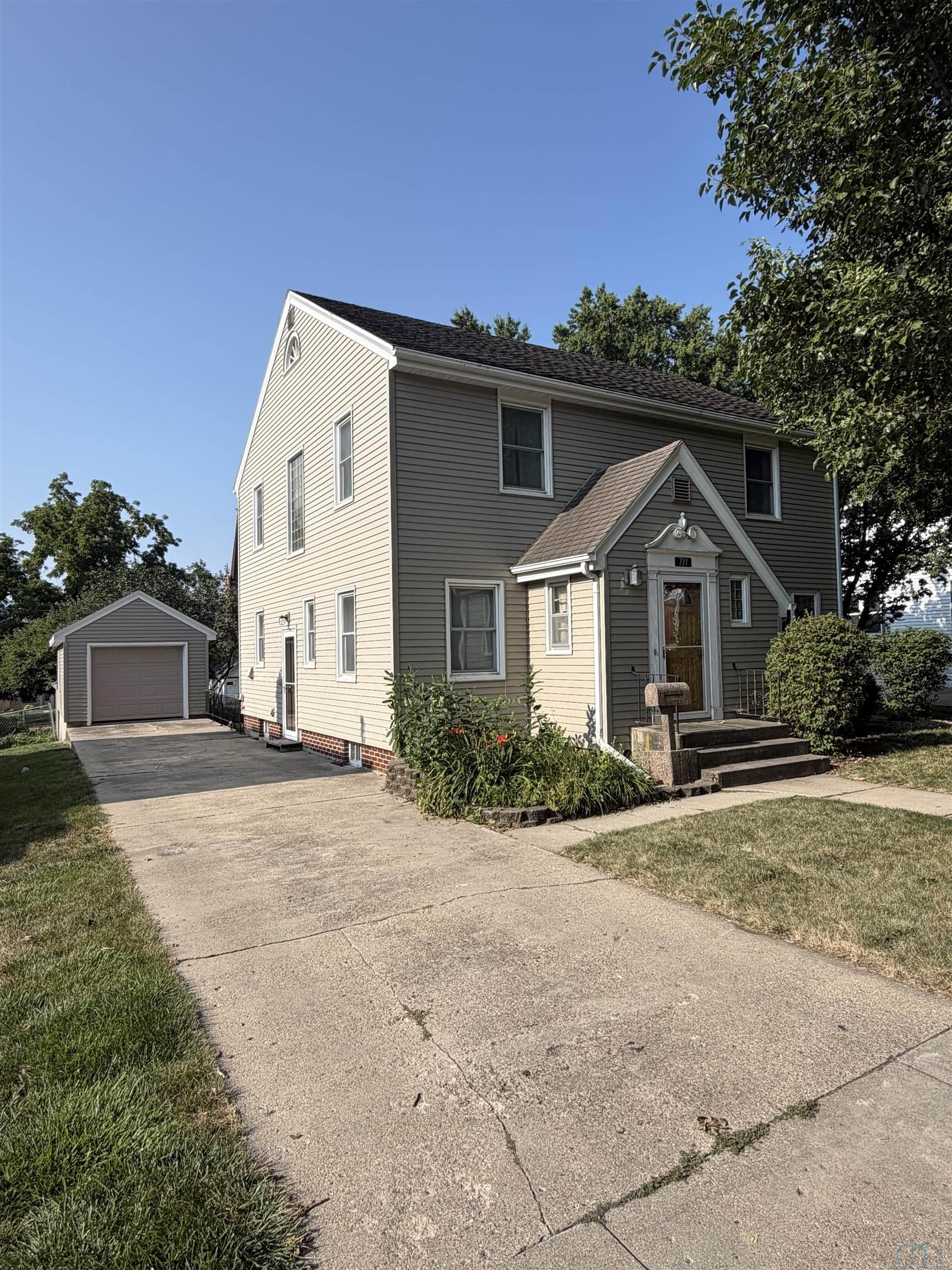 711 W Cherry St., Cherokee, IA 51012 
