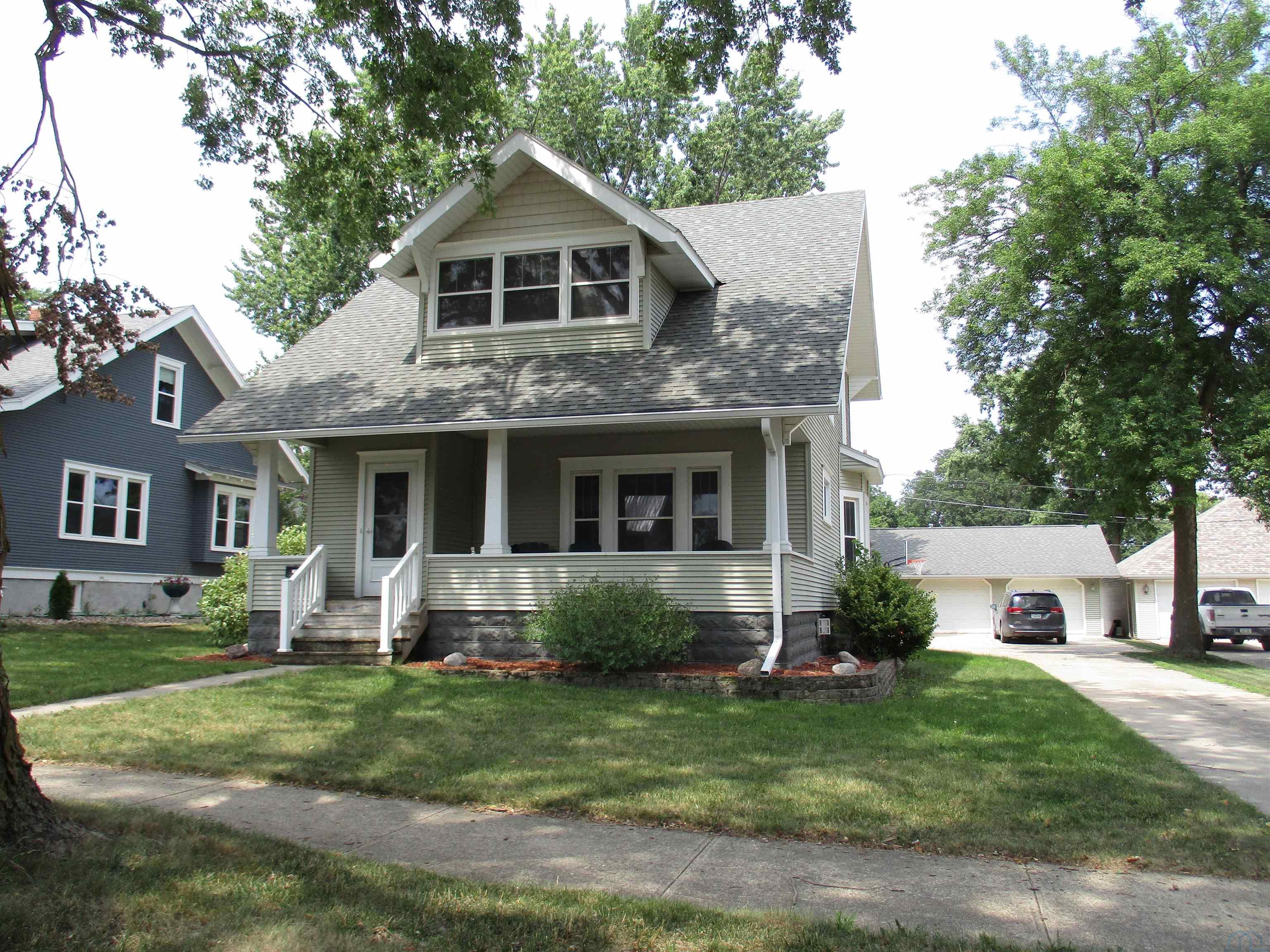 1126 Cedar Street W, Cherokee, IA 51012 