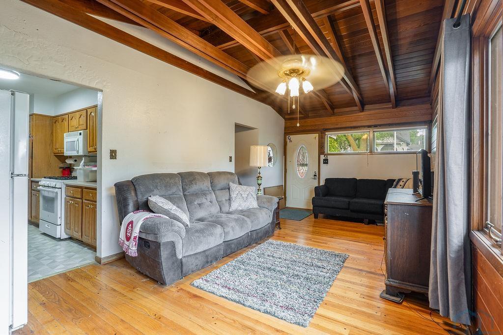 MLS #833956