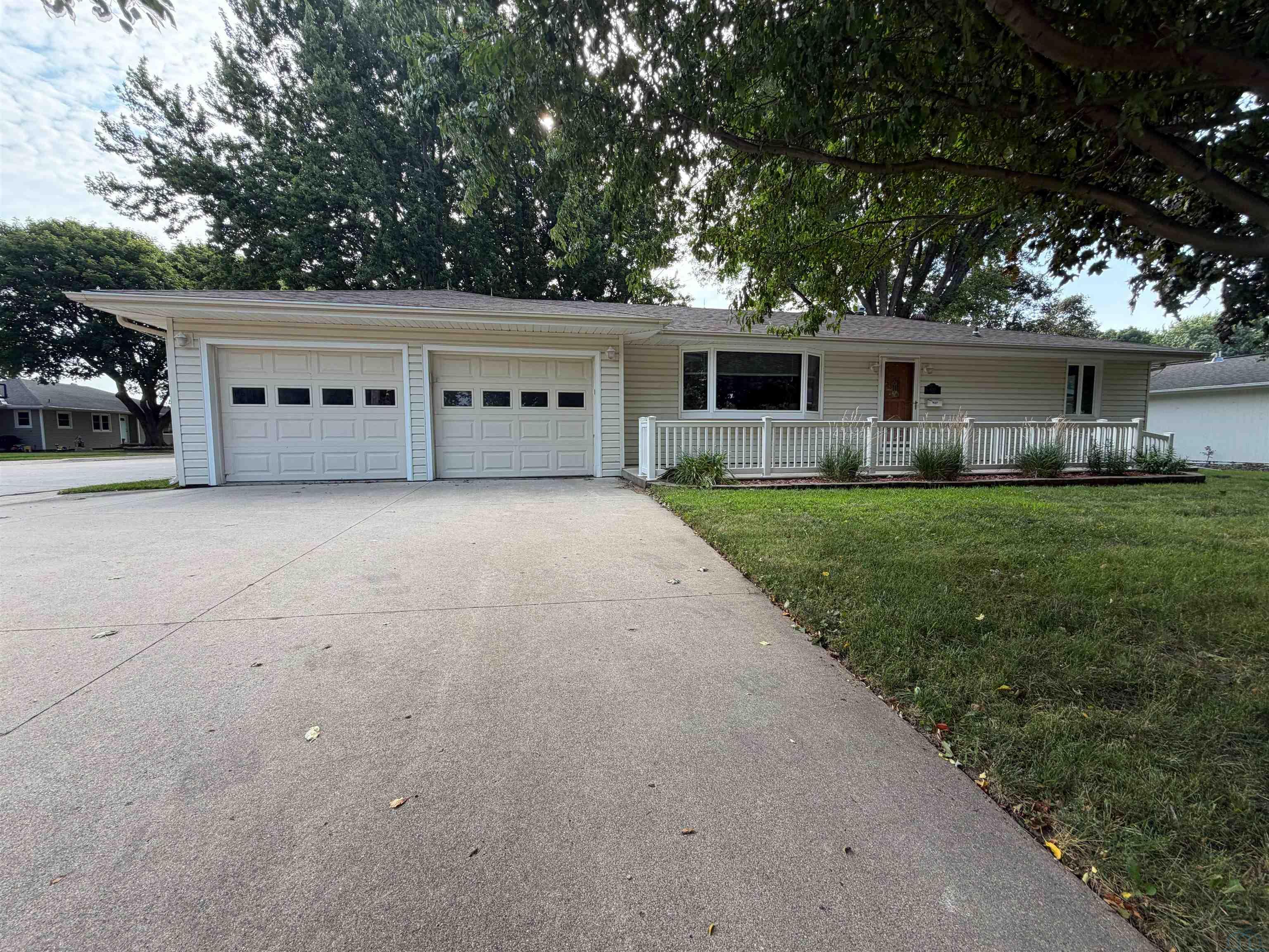 1010 Colfax Street, Boyden, IA 51234 
