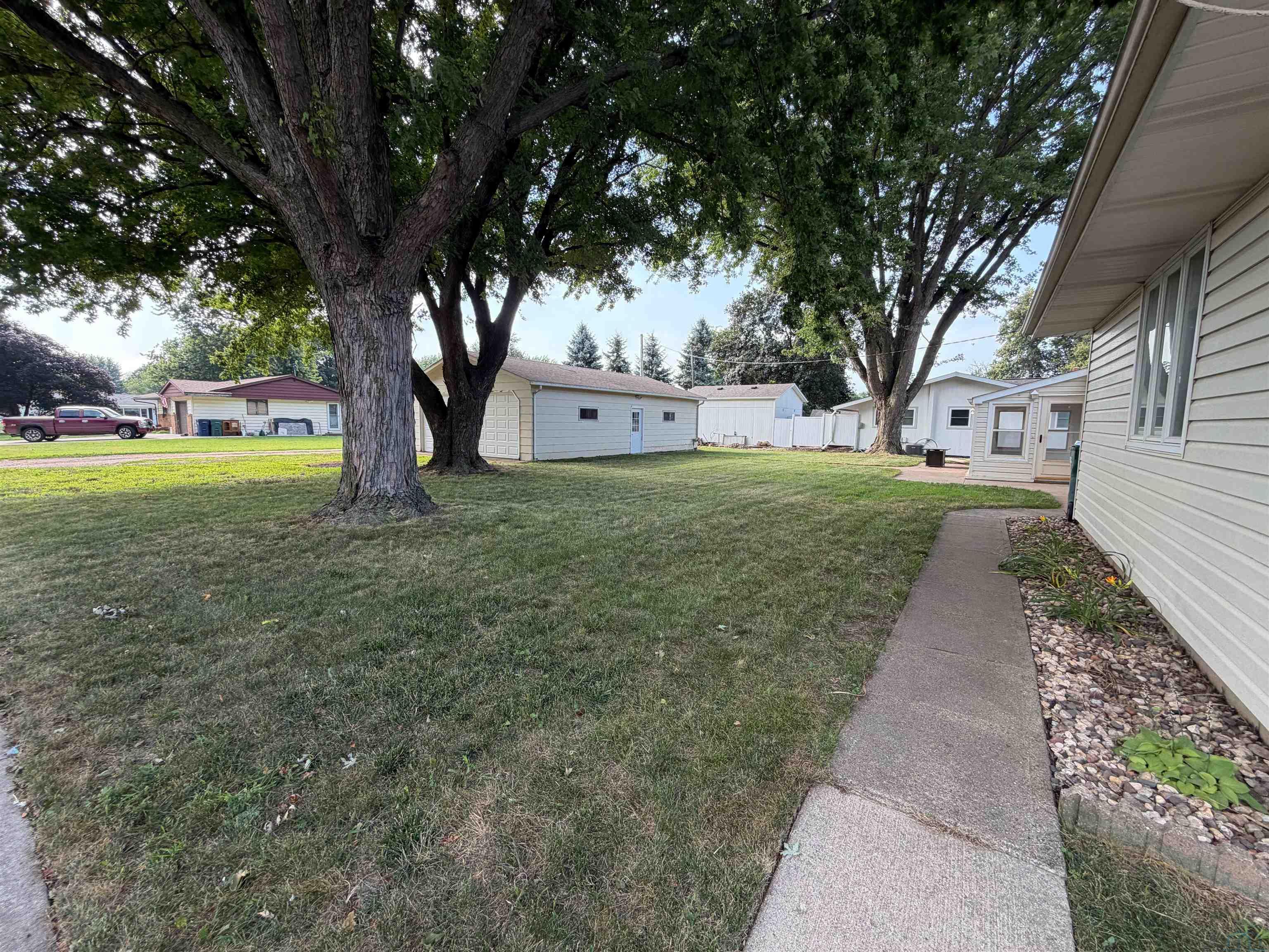 MLS #833967