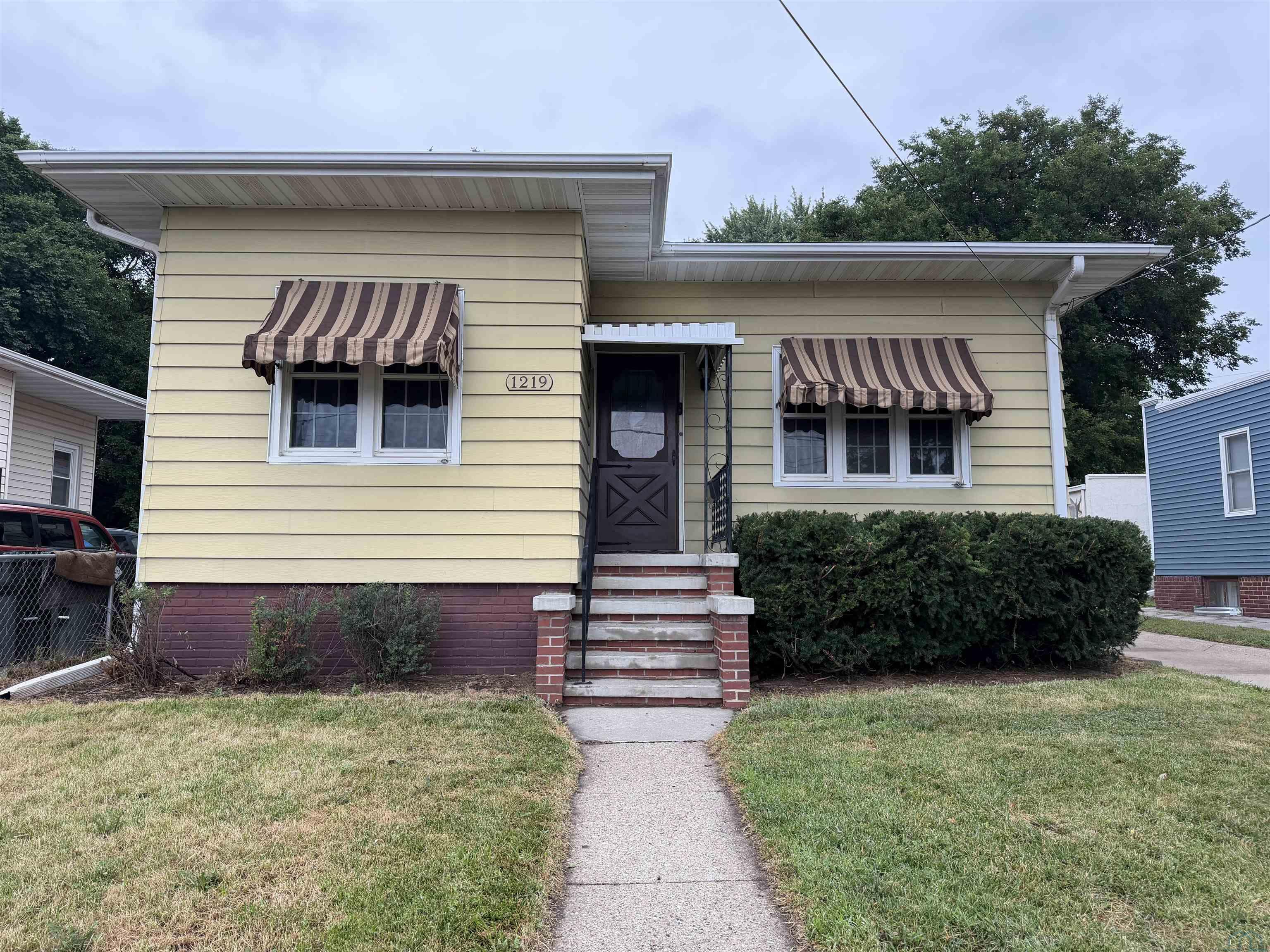 1219 26TH ST, Sioux City, IA 51104 