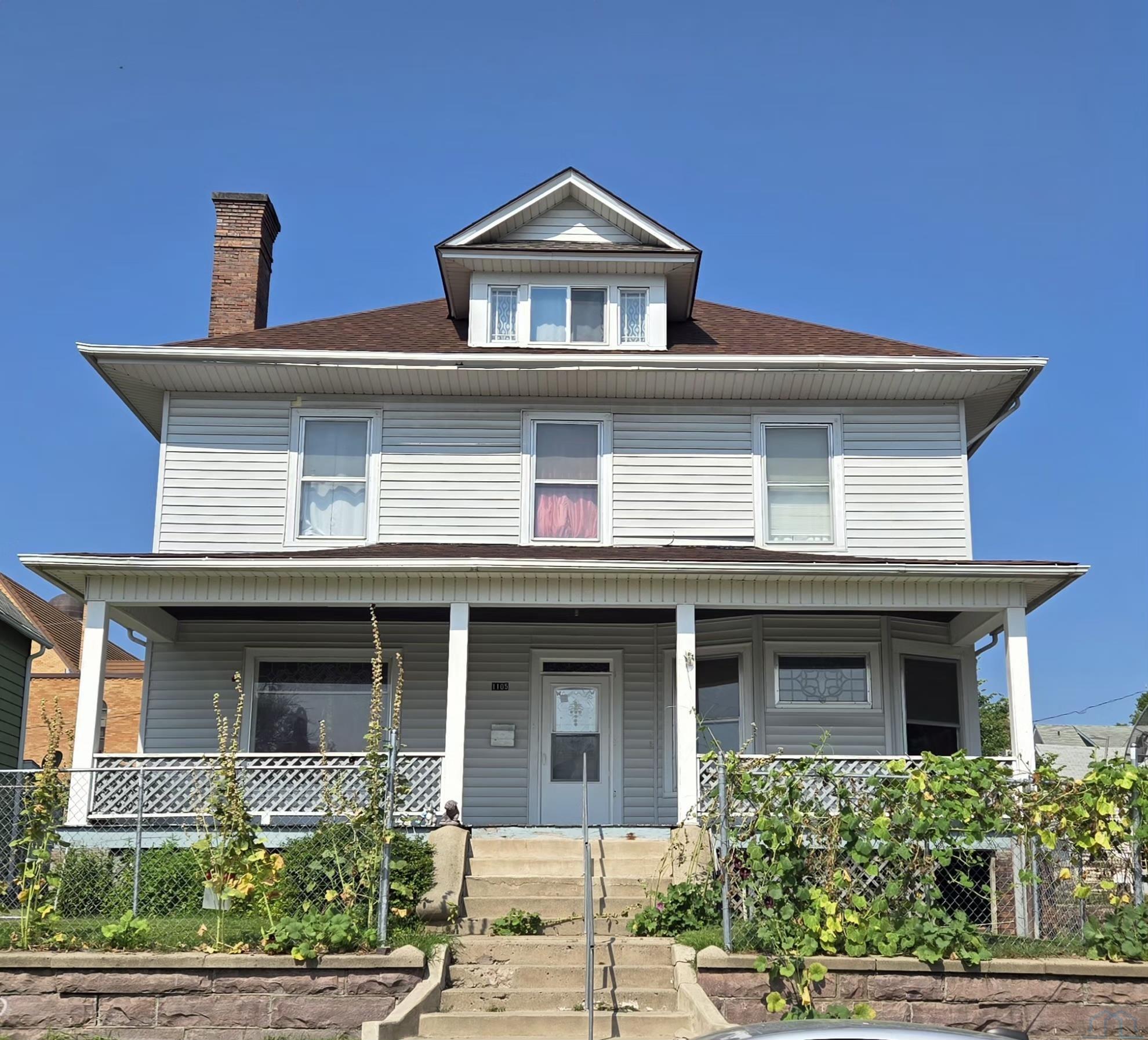 1105 JENNINGS ST, Sioux City, IA 51105 