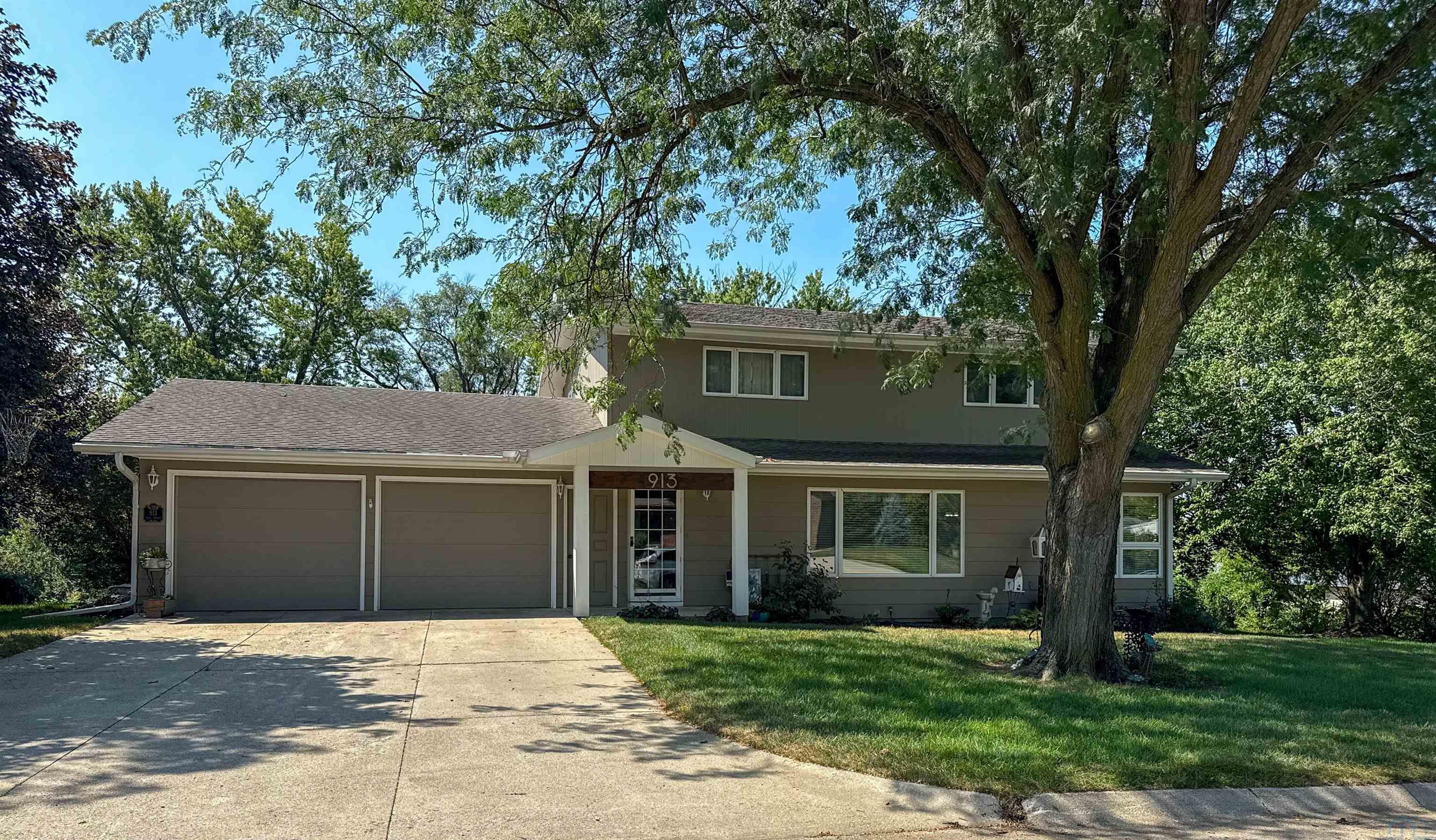 913 Earl St, Pender, NE 68047 