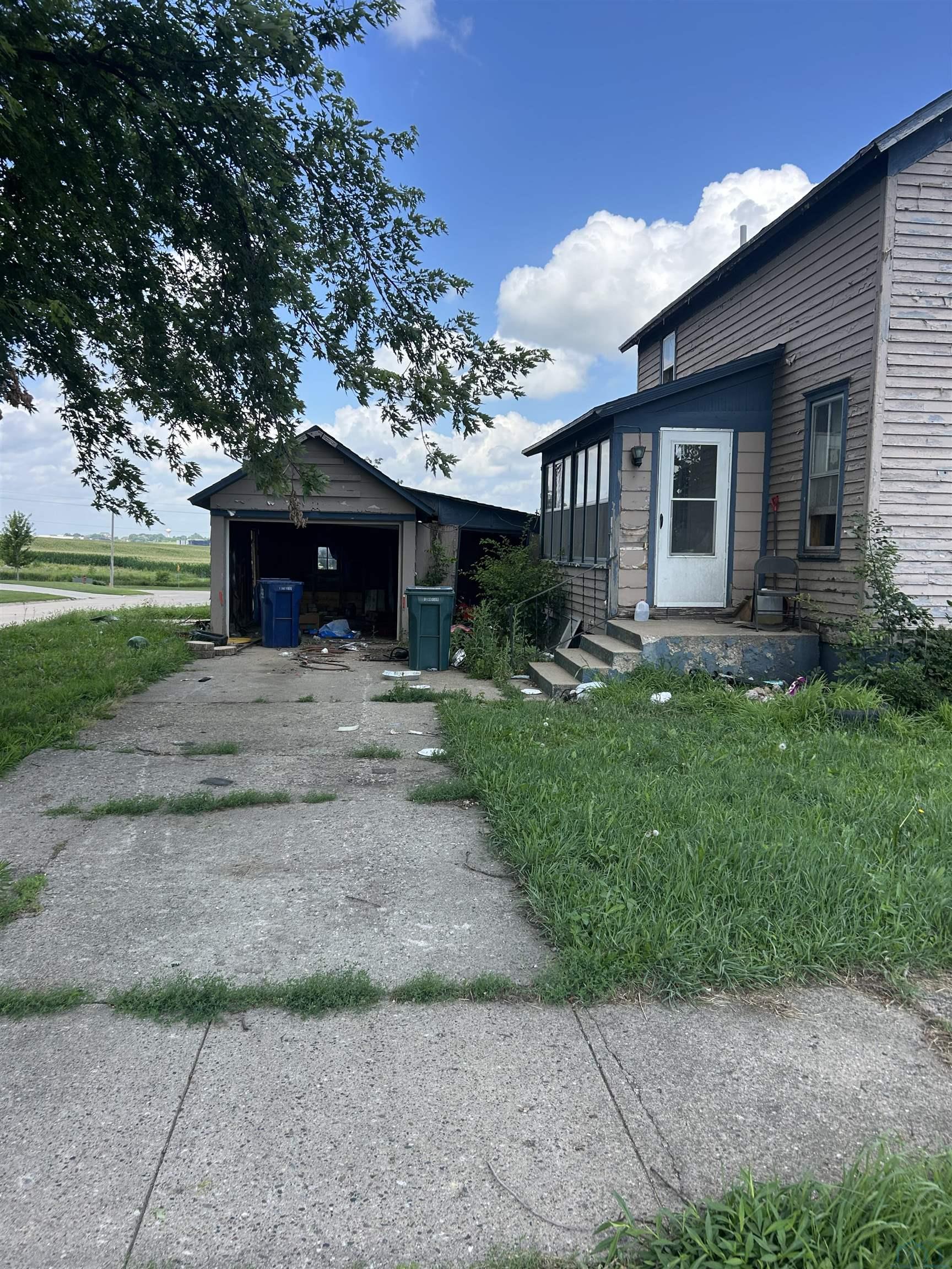 907 7th Ave, Alton, IA 51003- 