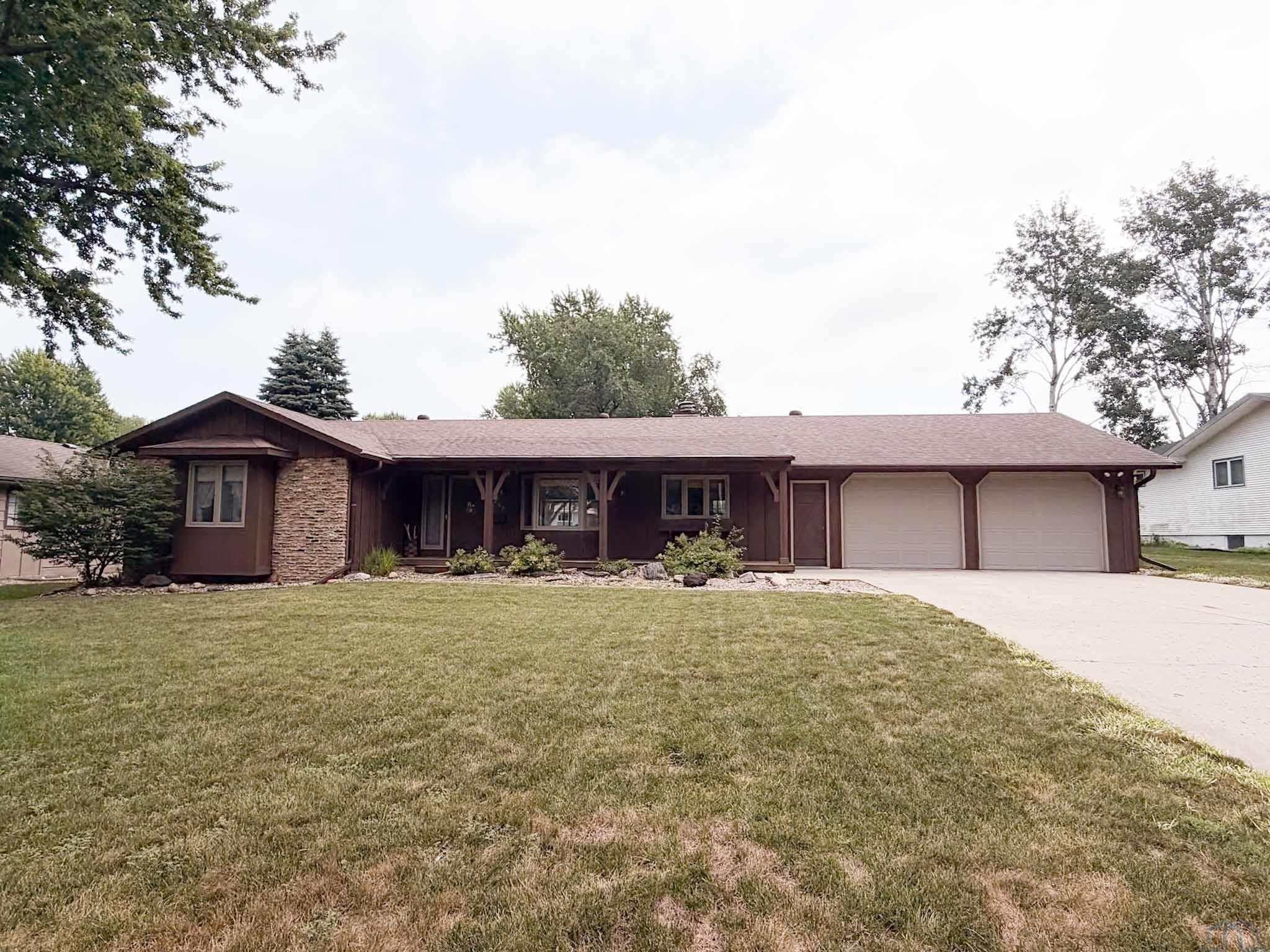 205 Louisiana Ave SW						  						 , Orange City						 , IA						  51041						  