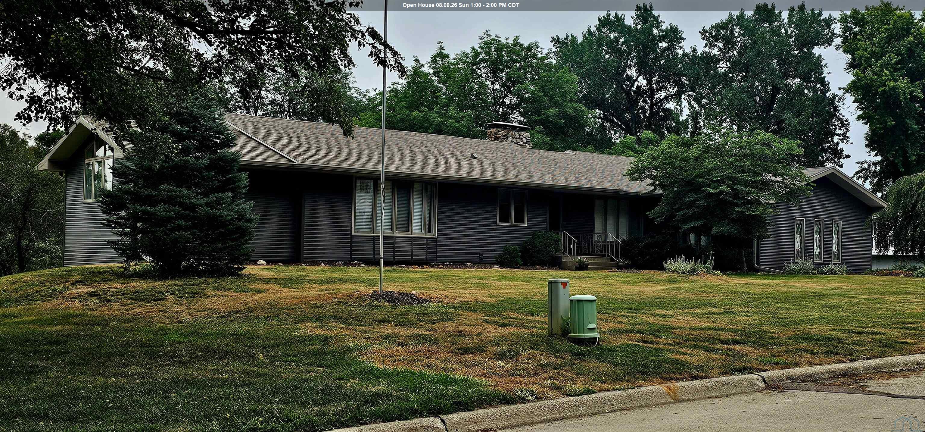 4412 MANOR CIR, Sioux City, IA 51104 