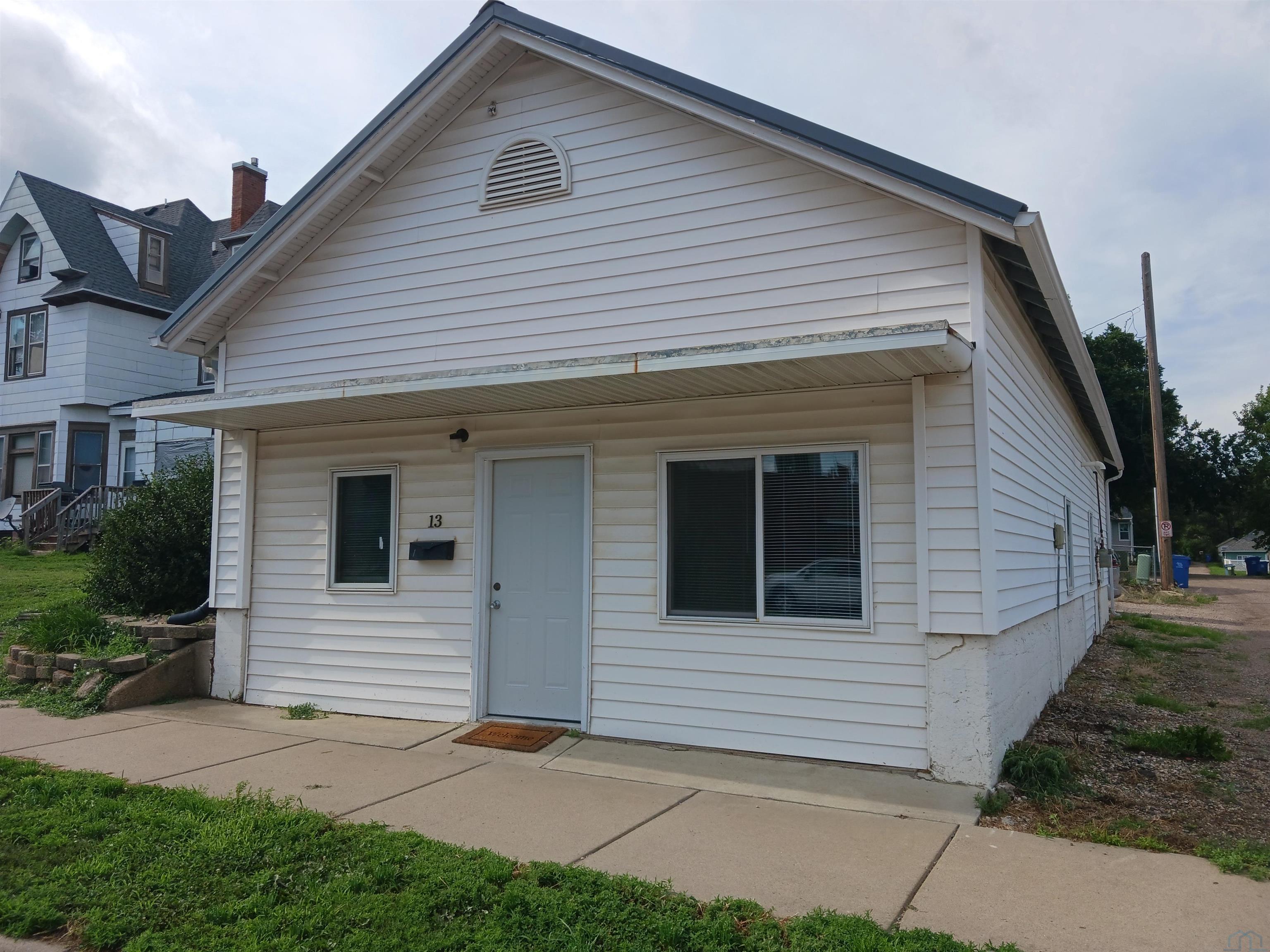 13 National W, Vermillion, SD 57069- 