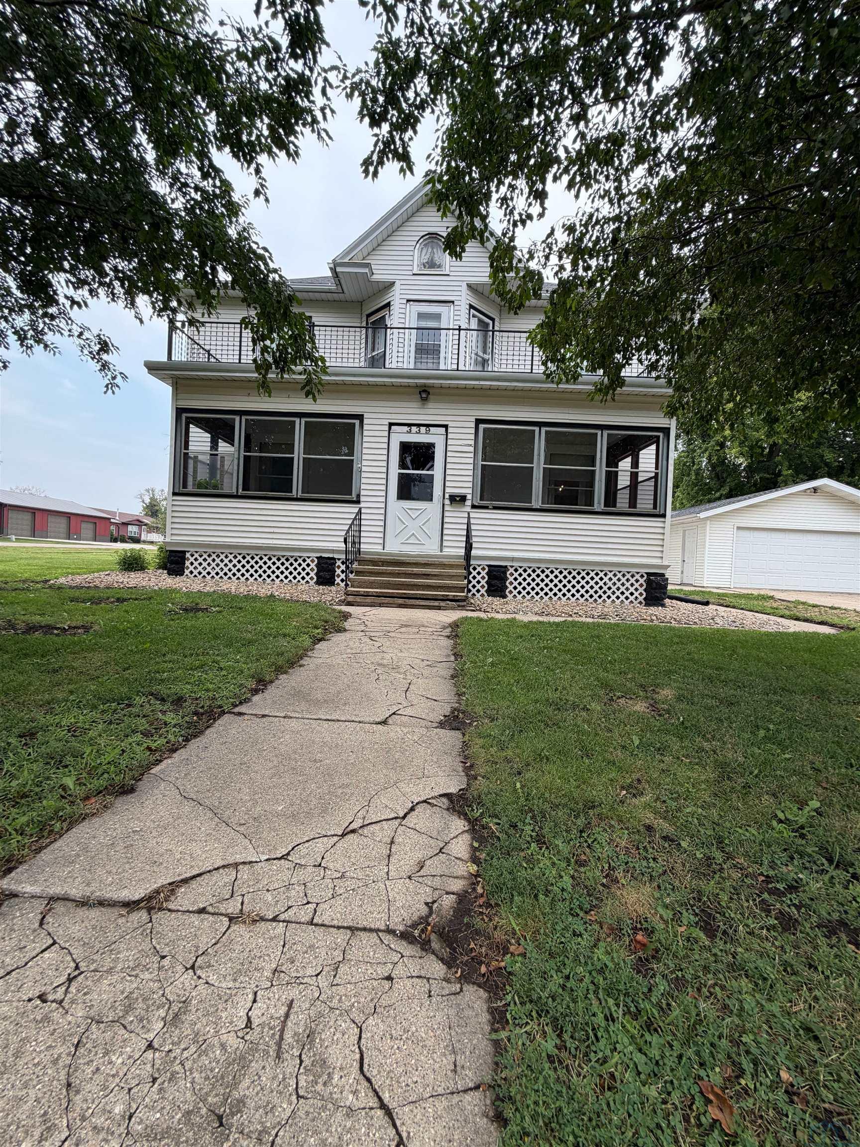 339 3rd Street, Ashton, IA 51232 