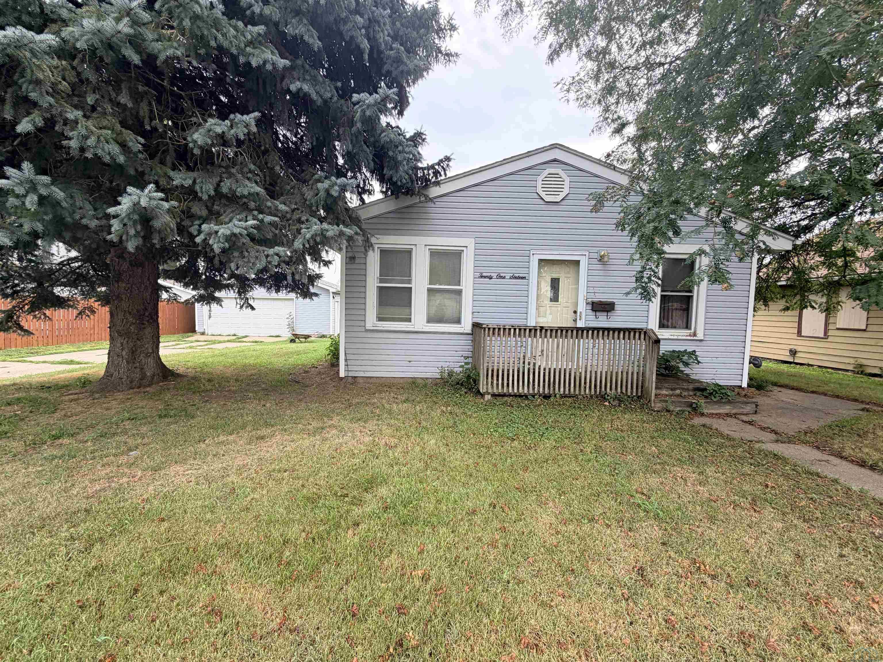 2116 Myrtle St, Sioux City, IA 51103 