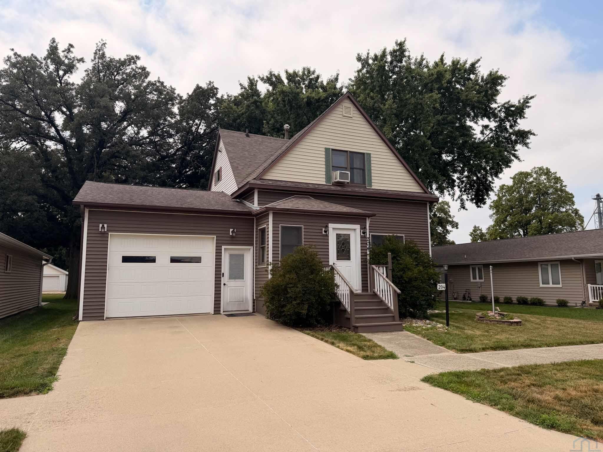 204 Fir St						  						 , Hospers						 , IA						  51238						  