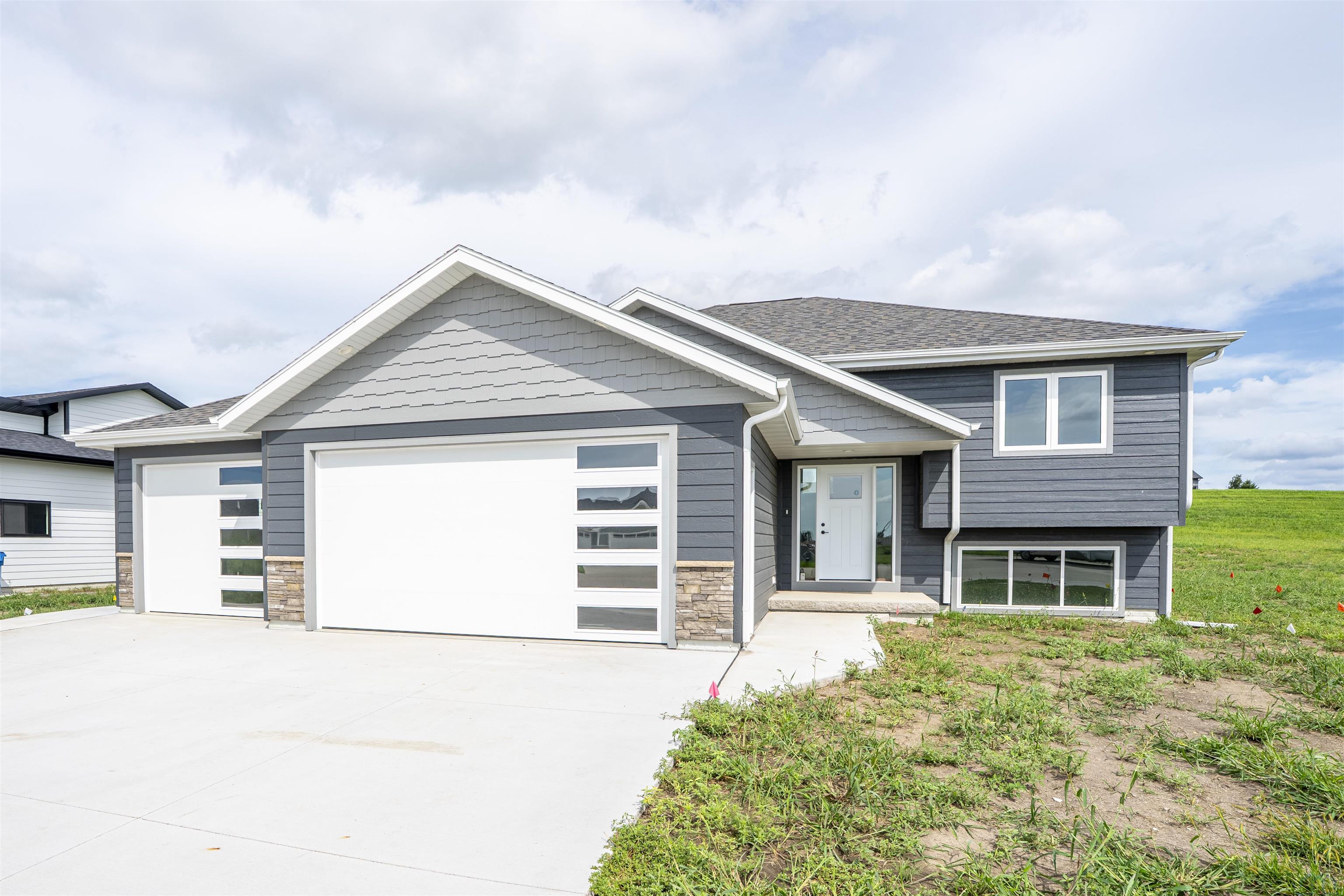 1912 2nd Ave SE, Le Mars, IA 51031 