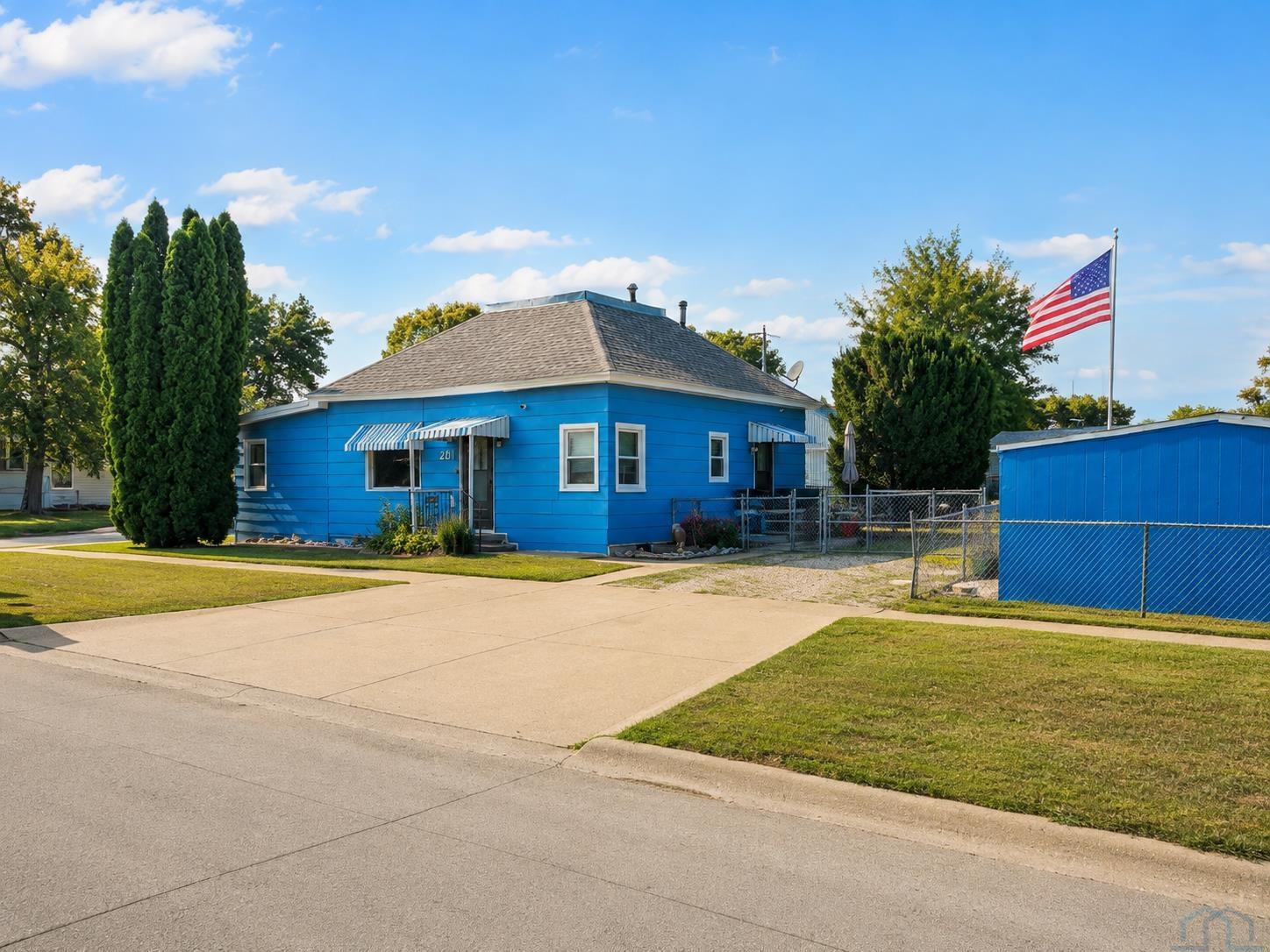 201 8th E, South Sioux City, NE 68776 